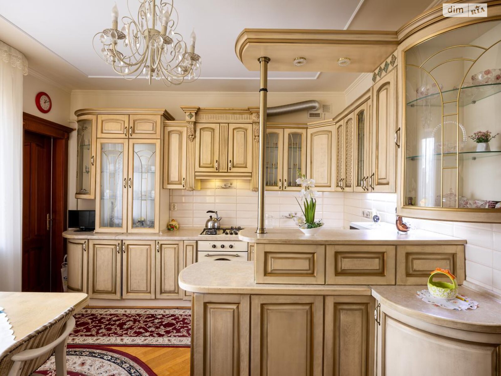 пятиэтажный дом с мебелью, 224 кв. м, кирпич. Продажа в Зымна Вода фото 1 пятиэтажный дом с мебелью, 224 кв. м, кирпич. Продажа в Зымна Вода фото 1