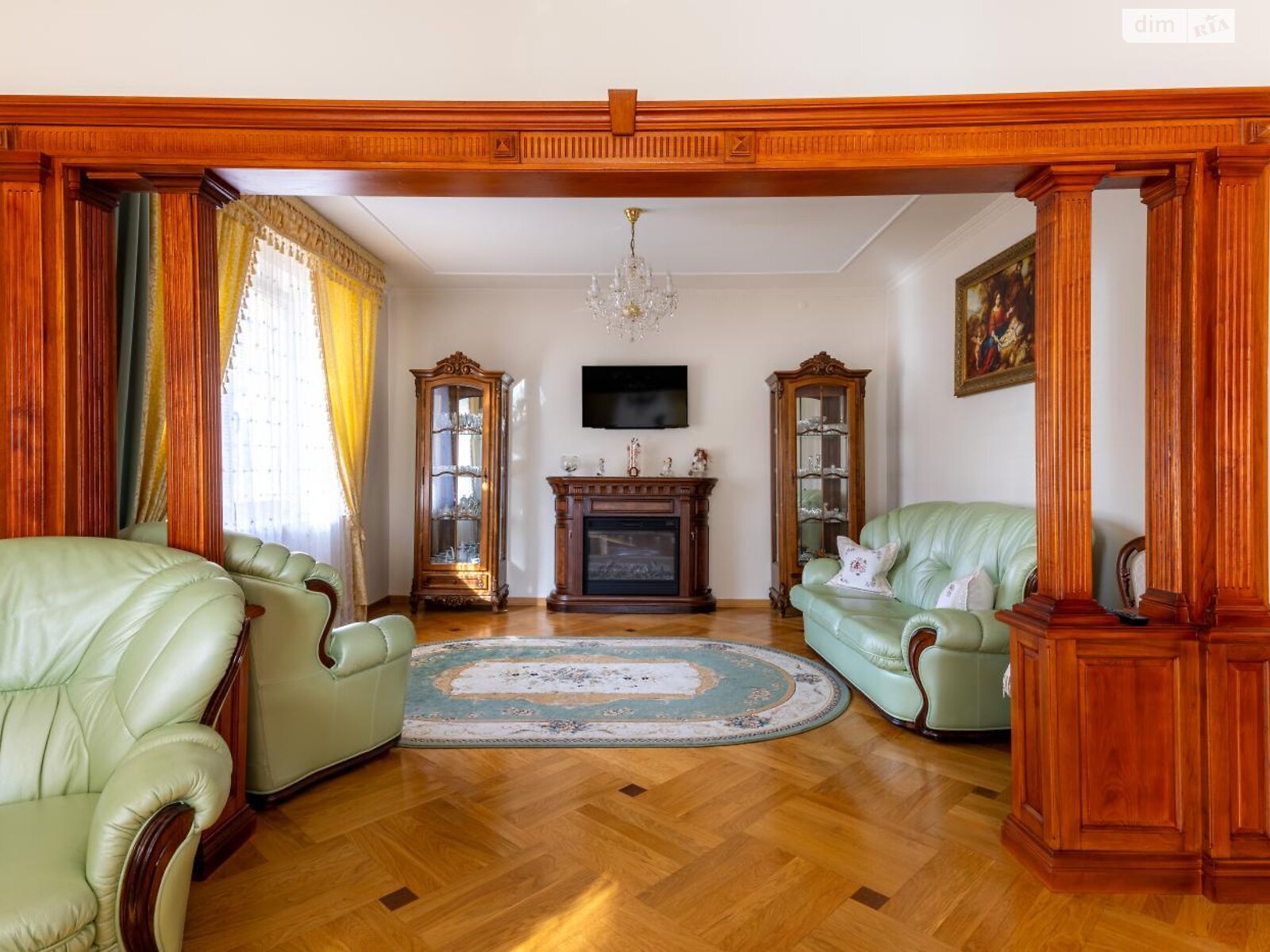 пятиэтажный дом с мебелью, 224 кв. м, кирпич. Продажа в Зымна Вода фото 1 пятиэтажный дом с мебелью, 224 кв. м, кирпич. Продажа в Зымна Вода фото 1