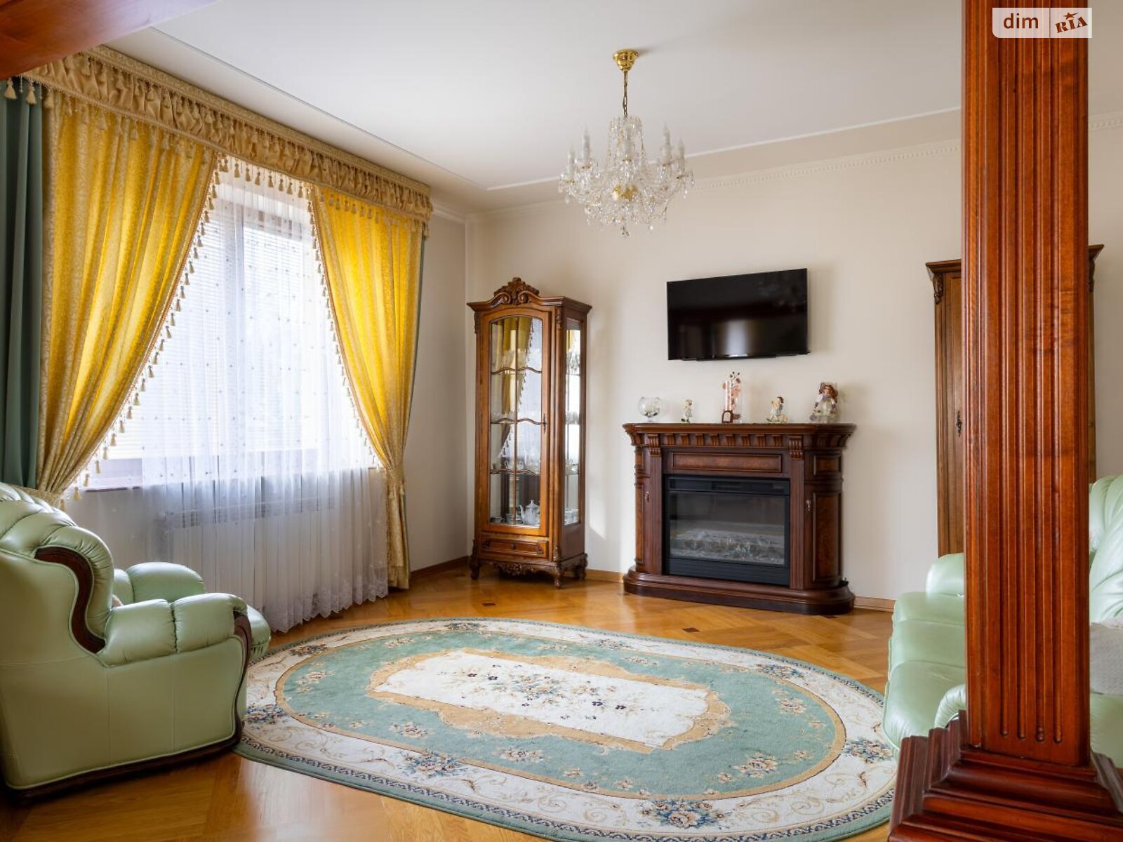 пятиэтажный дом с мебелью, 224 кв. м, кирпич. Продажа в Зымна Вода фото 1 пятиэтажный дом с мебелью, 224 кв. м, кирпич. Продажа в Зымна Вода фото 1