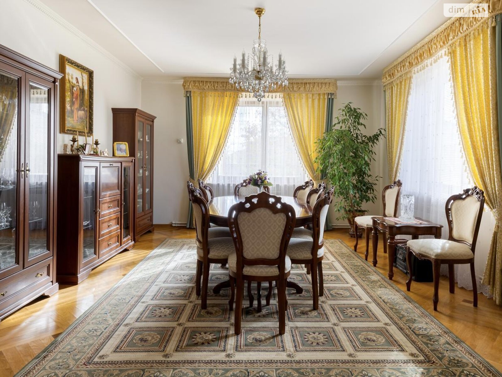 пятиэтажный дом с мебелью, 224 кв. м, кирпич. Продажа в Зымна Вода фото 1 пятиэтажный дом с мебелью, 224 кв. м, кирпич. Продажа в Зымна Вода фото 1