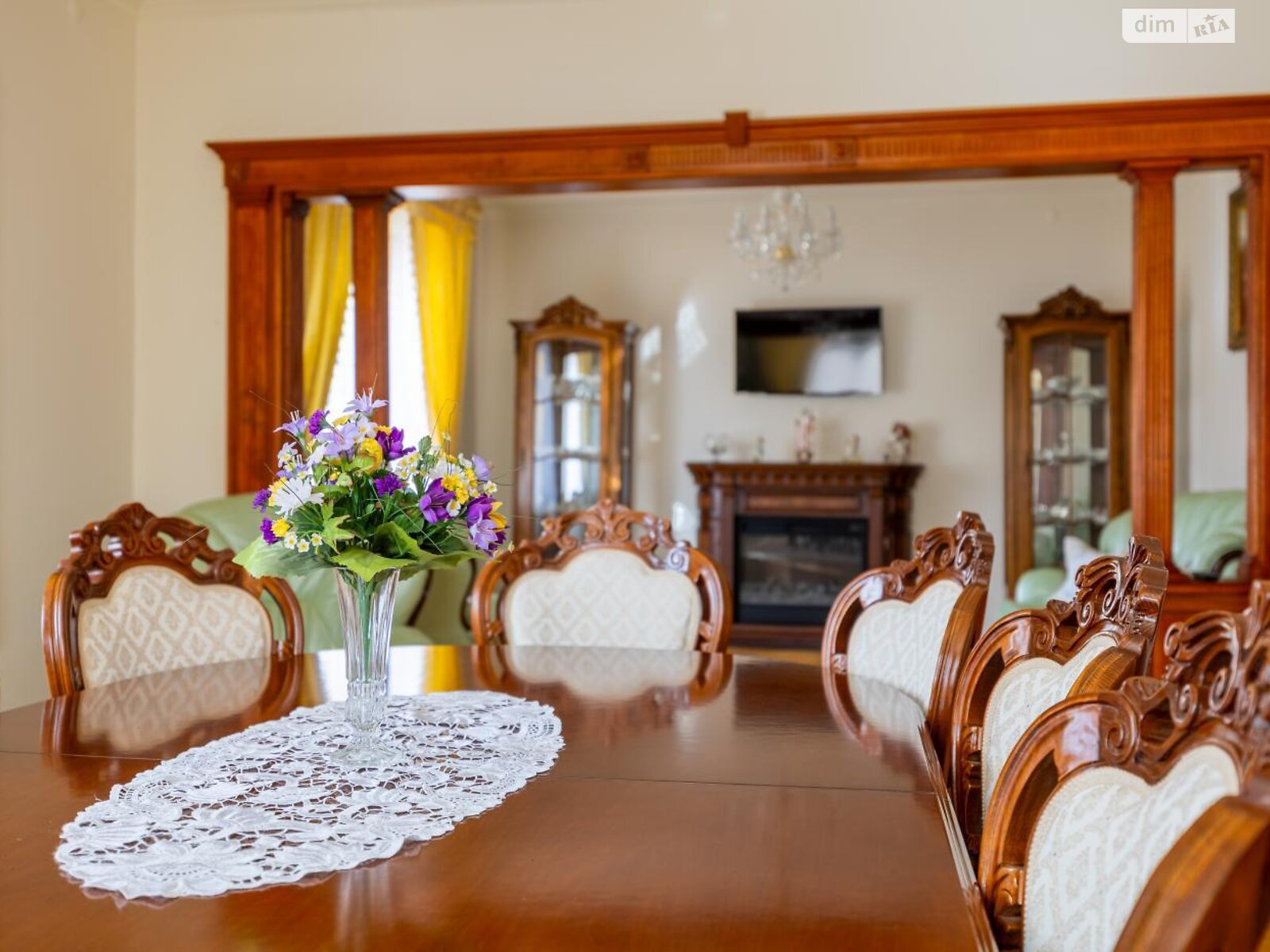 пятиэтажный дом с мебелью, 224 кв. м, кирпич. Продажа в Зымна Вода фото 1 пятиэтажный дом с мебелью, 224 кв. м, кирпич. Продажа в Зымна Вода фото 1