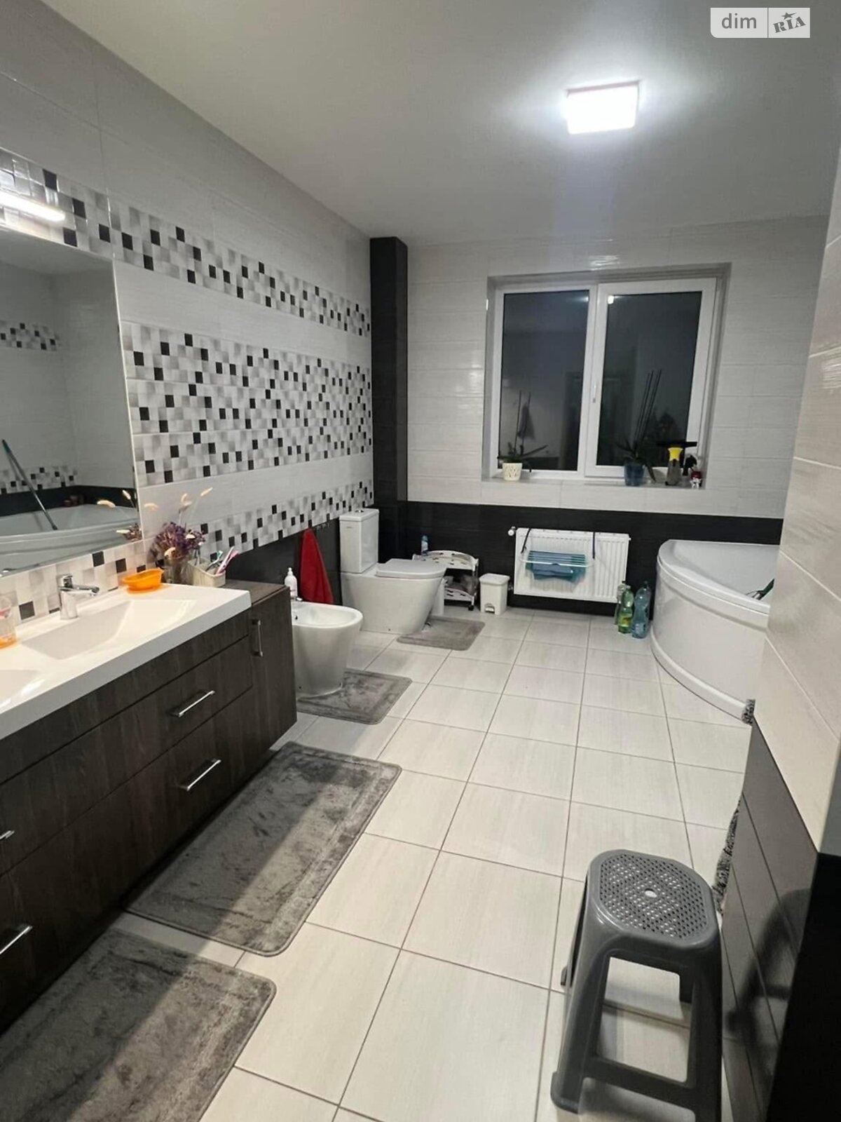 двухэтажный дом с балконом, 240 кв. м, кирпич. Продажа в Зымна Вода фото 1 двухэтажный дом с балконом, 240 кв. м, кирпич. Продажа в Зымна Вода фото 1