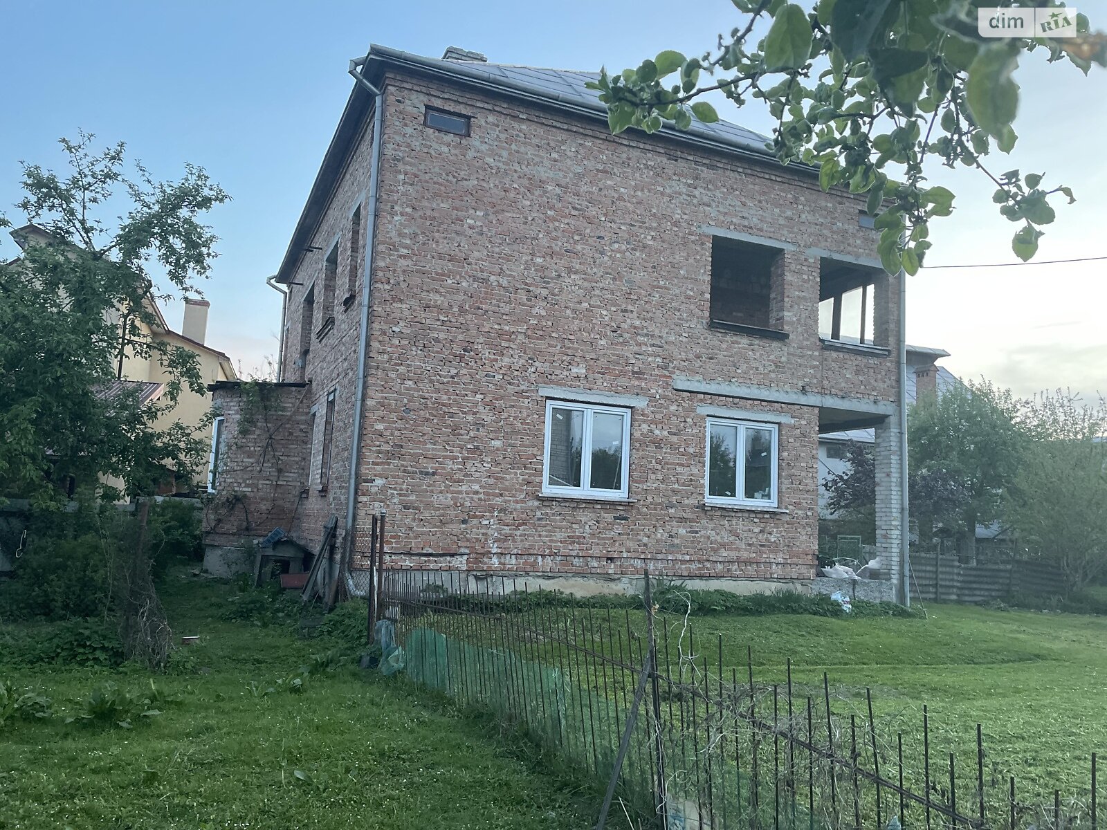 двухэтажный дом, 196 кв. м, кирпич. Продажа в Зымна Вода фото 1 двухэтажный дом, 196 кв. м, кирпич. Продажа в Зымна Вода фото 1