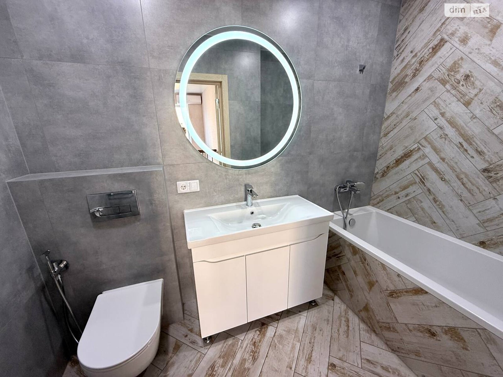двоповерховий дуплекс, 110 кв. м, кирпич. Продаж у Агрономічному фото 1 двоповерховий дуплекс, 110 кв. м, кирпич. Продаж у Агрономічному фото 1