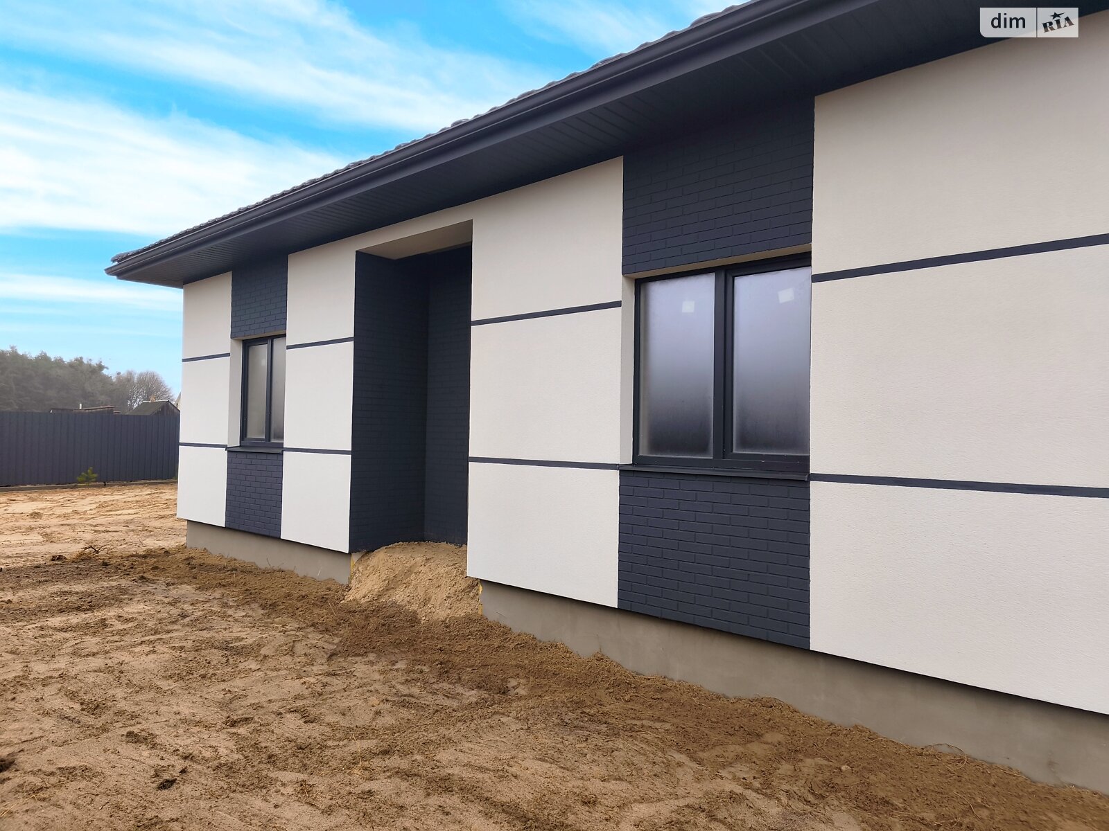 одноэтажный дуплекс, 92.5 кв. м, кирпич. Продажа в Александрии фото 1