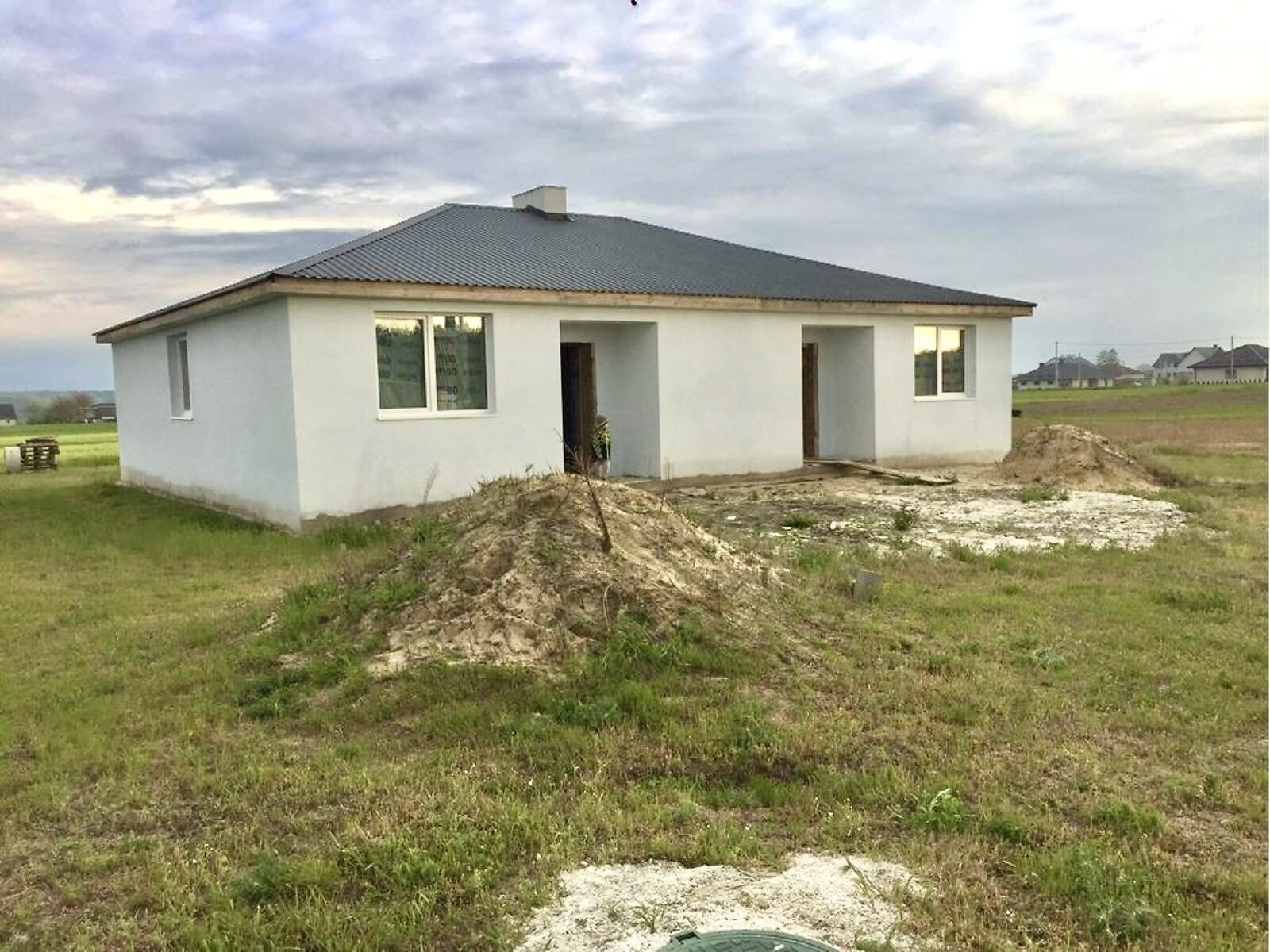 одноэтажный дуплекс, 70.3 кв. м, кирпич. Продажа в Александрии фото 1