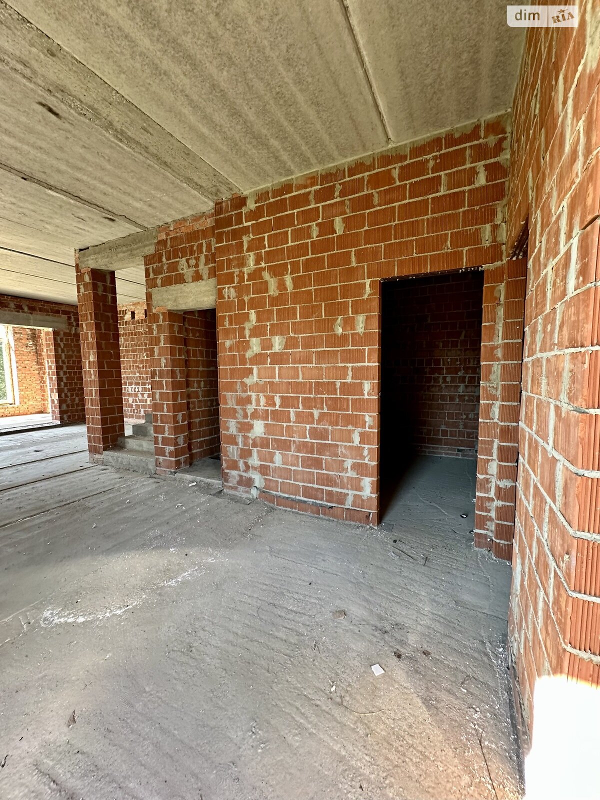 двоповерховий дуплекс, 203 кв. м, кирпич. Продаж у Басівці фото 1 двоповерховий дуплекс, 203 кв. м, кирпич. Продаж у Басівці фото 1