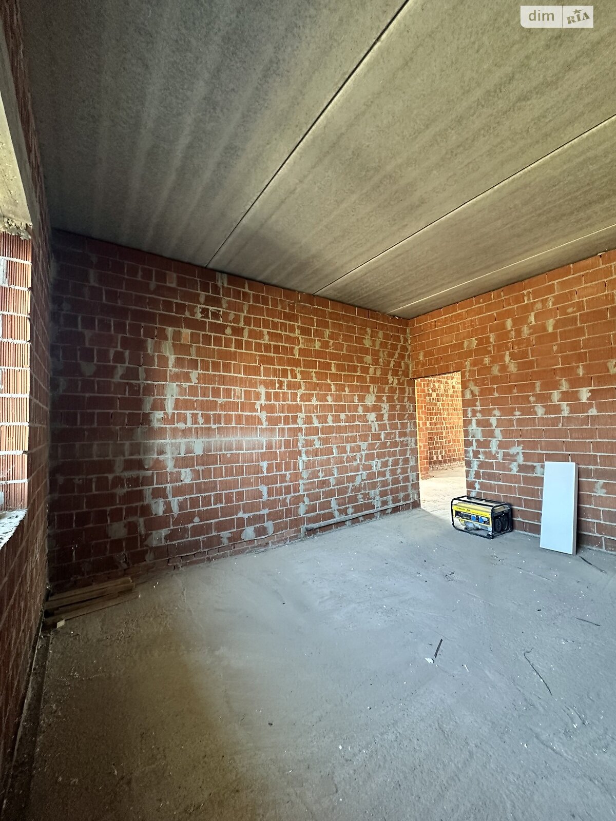 двоповерховий дуплекс, 203 кв. м, кирпич. Продаж у Басівці фото 1 двоповерховий дуплекс, 203 кв. м, кирпич. Продаж у Басівці фото 1