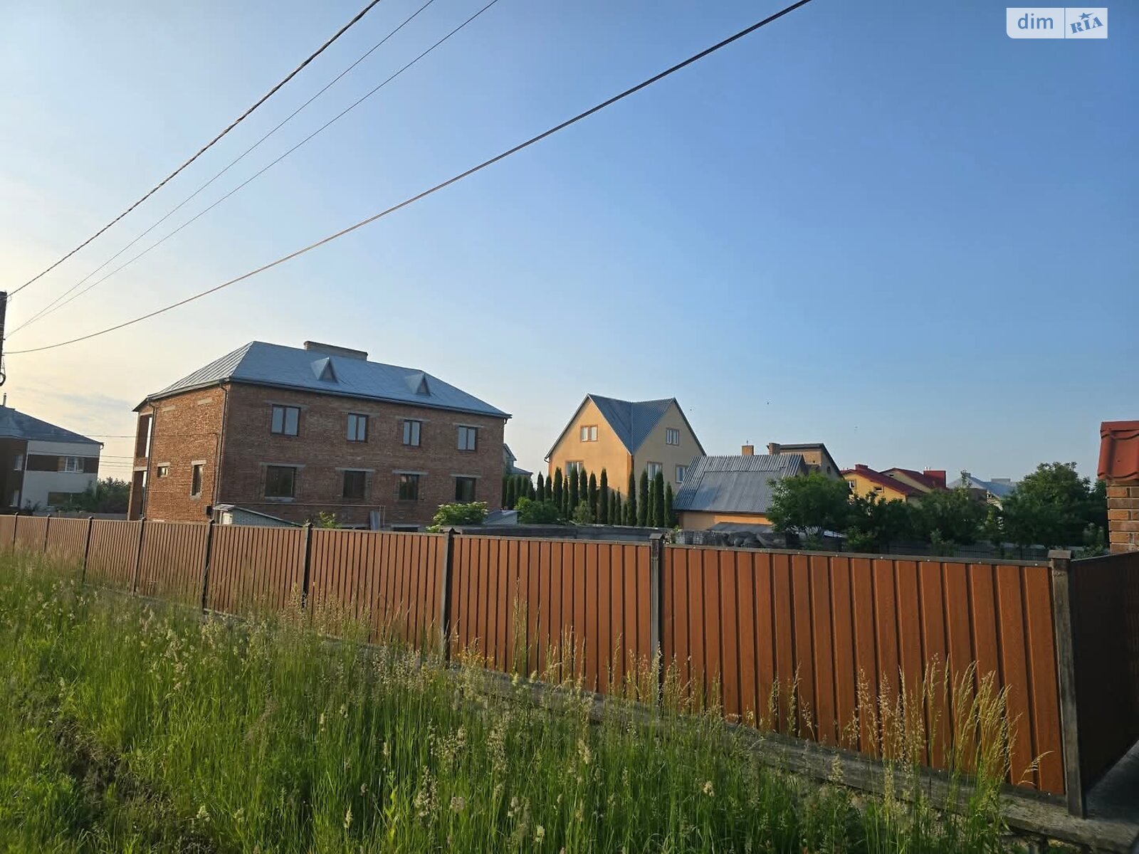 трехэтажный дуплекс, 240 кв. м, кирпич. Продажа в Байковцах фото 1 трехэтажный дуплекс, 240 кв. м, кирпич. Продажа в Байковцах фото 1