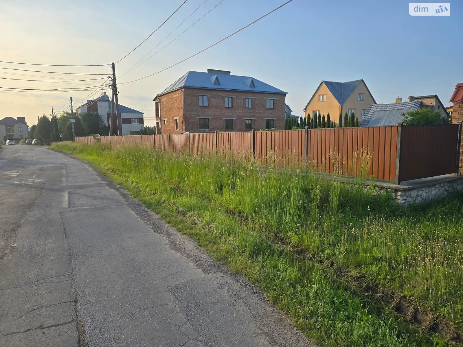 трехэтажный дуплекс, 240 кв. м, кирпич. Продажа в Байковцах фото 1 трехэтажный дуплекс, 240 кв. м, кирпич. Продажа в Байковцах фото 1