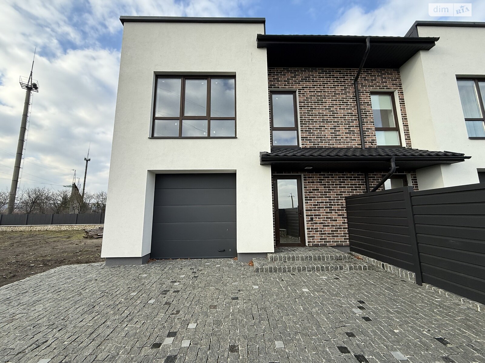 двухэтажный дуплекс, 139 кв. м, кирпич. Продажа в Байковцах фото 1 двухэтажный дуплекс, 139 кв. м, кирпич. Продажа в Байковцах фото 1