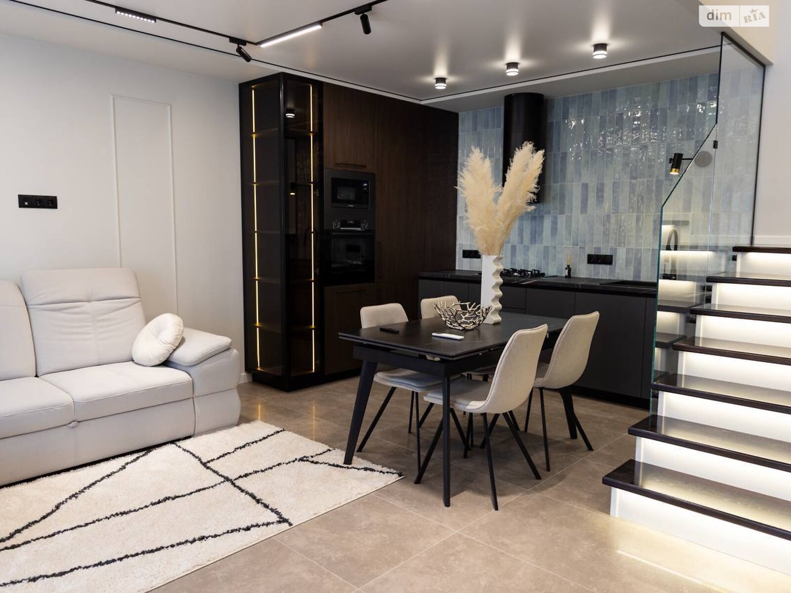 двоповерховий дуплекс, 115 кв. м, цегла. Продаж в Байківці фото 1 двоповерховий дуплекс, 115 кв. м, цегла. Продаж в Байківці фото 1