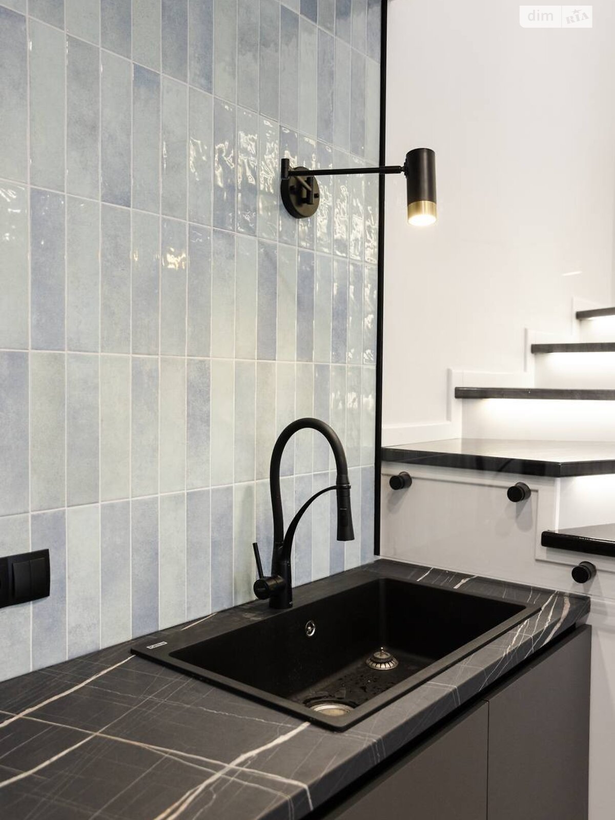 двоповерховий дуплекс, 115 кв. м, цегла. Продаж в Байківці фото 1 двоповерховий дуплекс, 115 кв. м, цегла. Продаж в Байківці фото 1