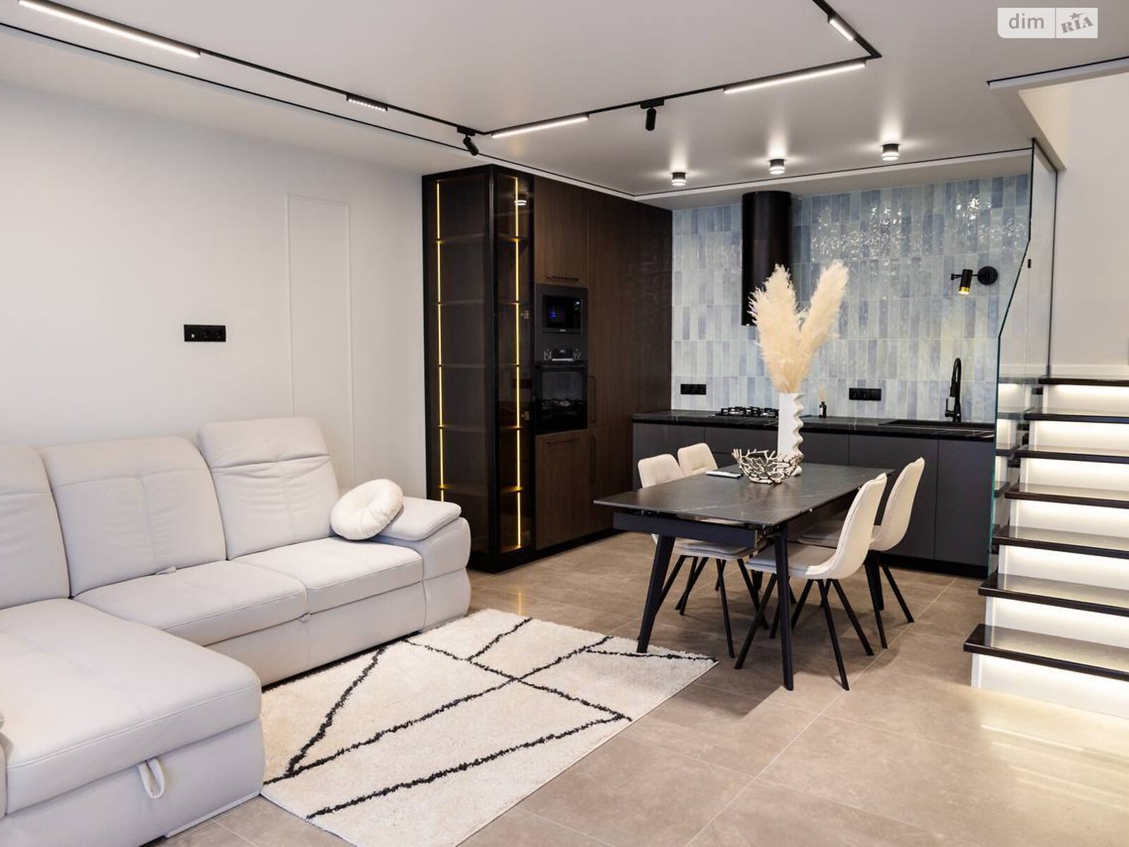 двоповерховий дуплекс, 115 кв. м, цегла. Продаж в Байківці фото 1 двоповерховий дуплекс, 115 кв. м, цегла. Продаж в Байківці фото 1