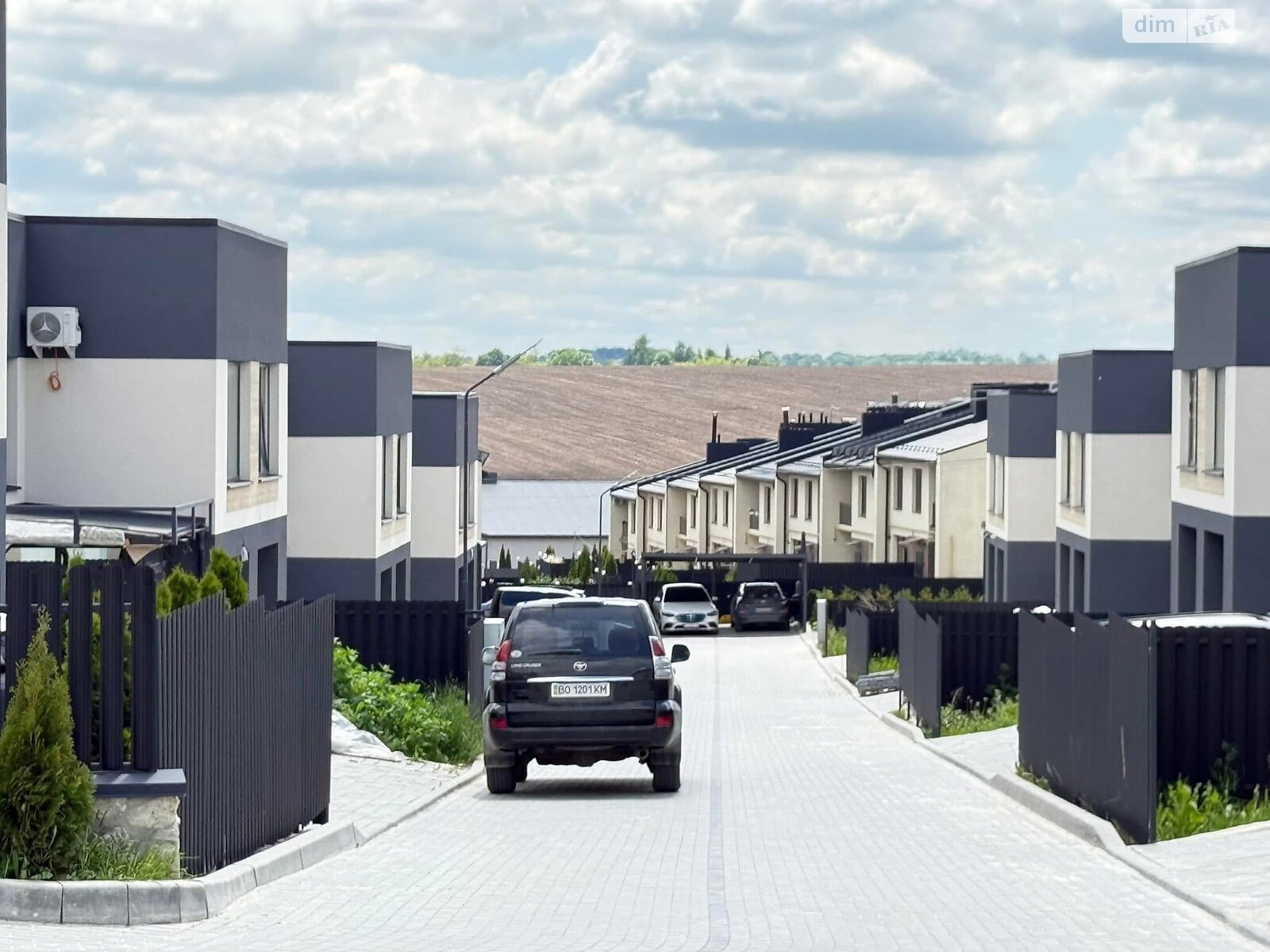 двоповерховий дуплекс, 115 кв. м, цегла. Продаж у Байківці фото 1 двоповерховий дуплекс, 115 кв. м, цегла. Продаж у Байківці фото 1