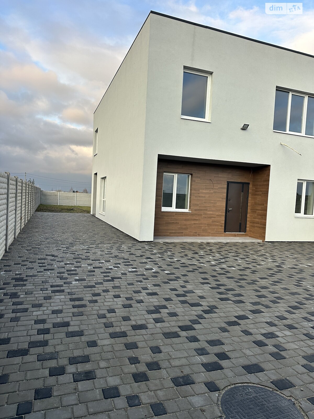 двухэтажный дуплекс, 158 кв. м, кирпич. Продажа в Белой Кринице фото 1 двухэтажный дуплекс, 158 кв. м, кирпич. Продажа в Белой Кринице фото 1