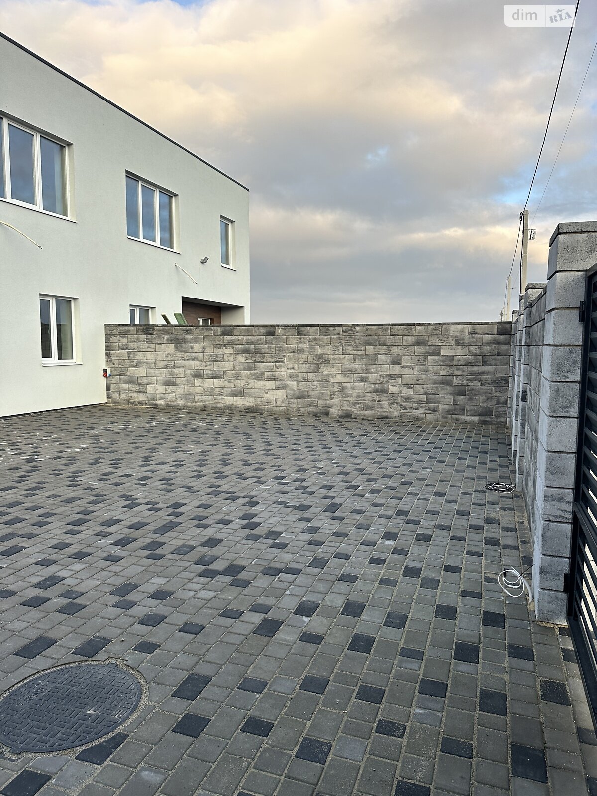 двухэтажный дуплекс, 158 кв. м, кирпич. Продажа в Белой Кринице фото 1 двухэтажный дуплекс, 158 кв. м, кирпич. Продажа в Белой Кринице фото 1