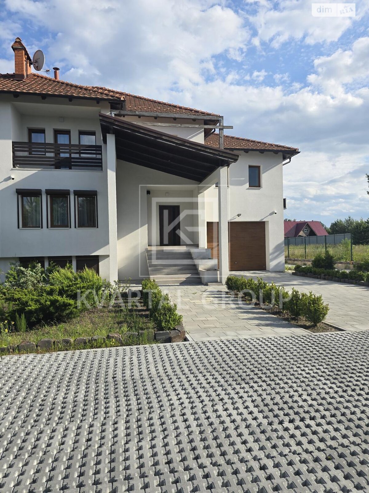 двухэтажный дуплекс, 219 кв. м, кирпич. Продажа в Берёзовке фото 1 двухэтажный дуплекс, 219 кв. м, кирпич. Продажа в Берёзовке фото 1