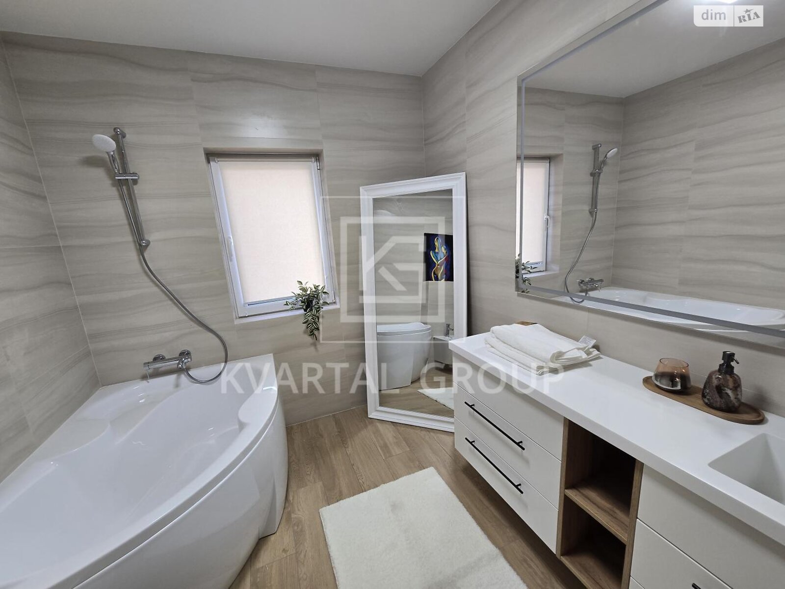 двухэтажный дуплекс, 219 кв. м, кирпич. Продажа в Берёзовке фото 1 двухэтажный дуплекс, 219 кв. м, кирпич. Продажа в Берёзовке фото 1