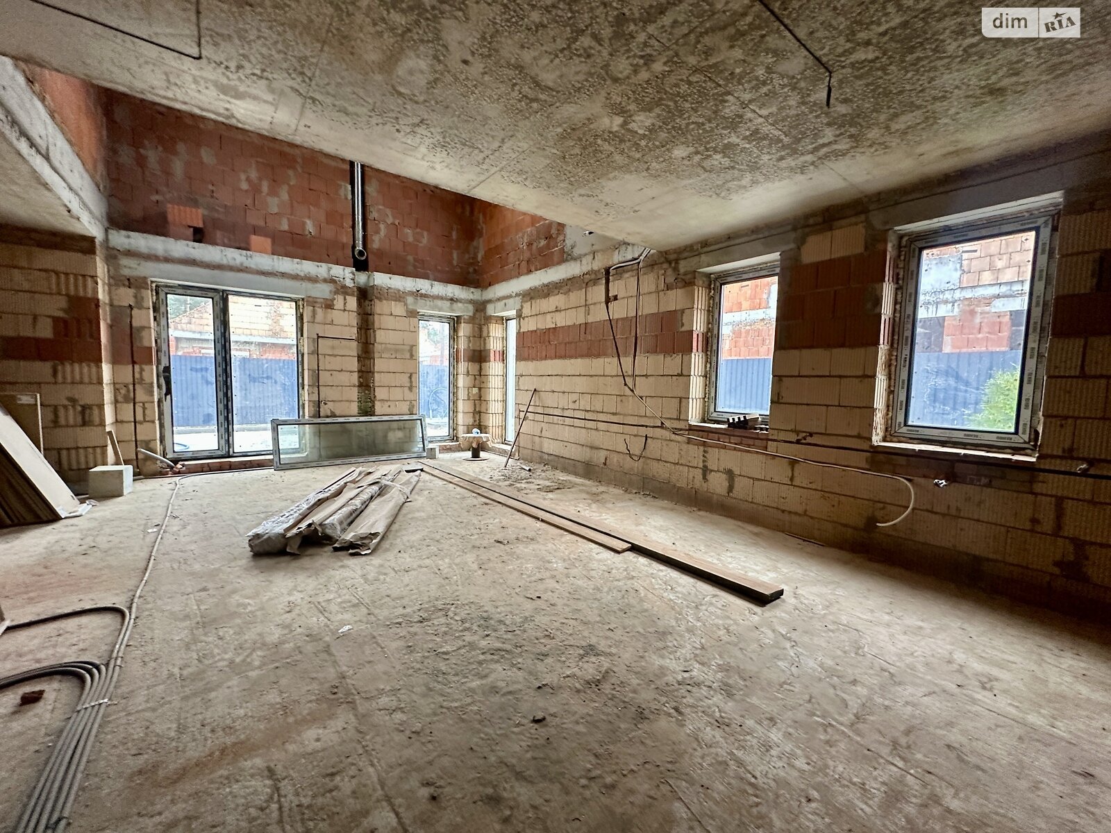 двухэтажный дуплекс, 147 кв. м, кирпич. Продажа в Буче район Буча фото 1 двухэтажный дуплекс, 147 кв. м, кирпич. Продажа в Буче район Буча фото 1