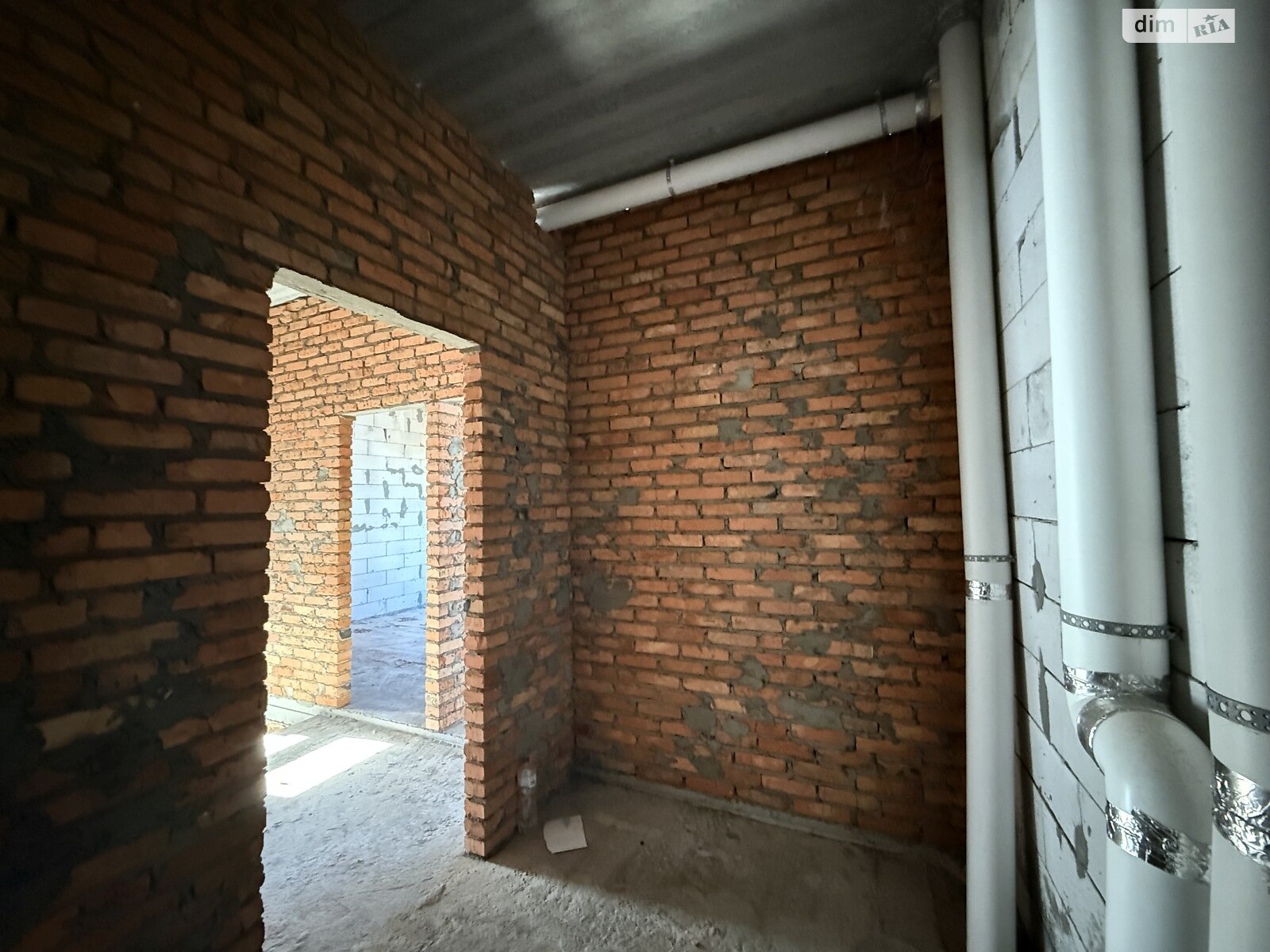 двухэтажный дуплекс, 120 кв. м, кирпич. Продажа в Буче район Буча фото 1 двухэтажный дуплекс, 120 кв. м, кирпич. Продажа в Буче район Буча фото 1