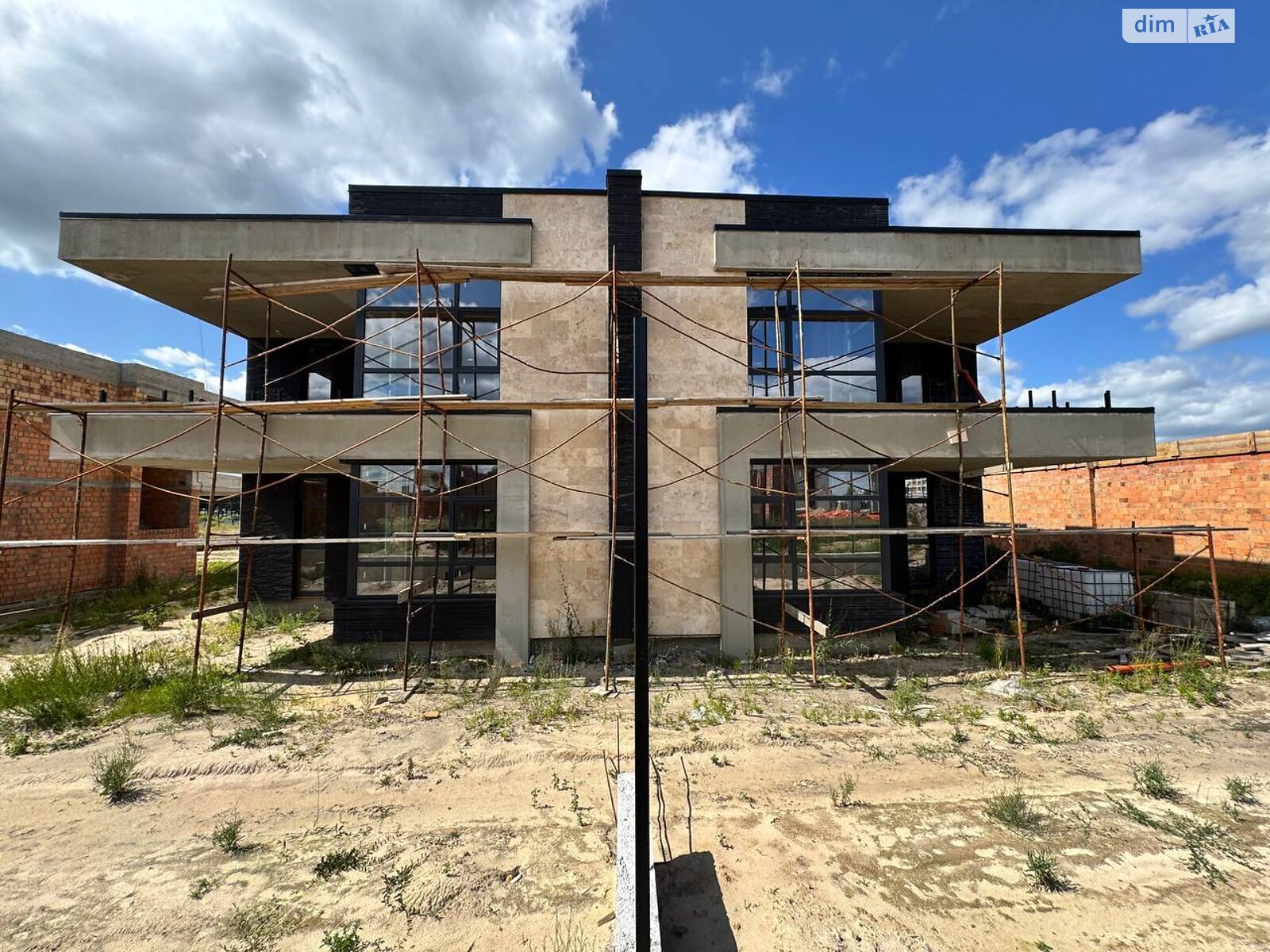 двухэтажный дуплекс, 166 кв. м, кирпич. Продажа в Буче район Буча фото 1 двухэтажный дуплекс, 166 кв. м, кирпич. Продажа в Буче район Буча фото 1