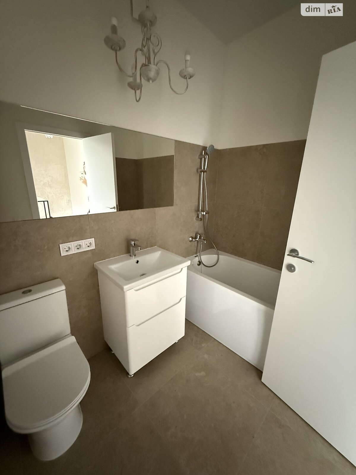 двухэтажный дуплекс, 111.8 кв. м, кирпич. Продажа в Буче район Буча фото 1 двухэтажный дуплекс, 111.8 кв. м, кирпич. Продажа в Буче район Буча фото 1