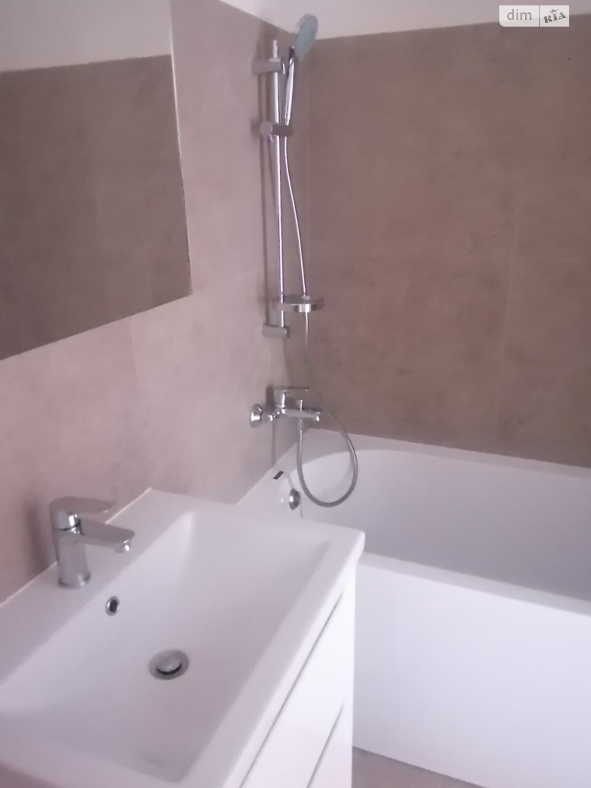 двухэтажный дуплекс, 111.8 кв. м, керамический кирпич. Продажа в Буче район Буча фото 1 двухэтажный дуплекс, 111.8 кв. м, керамический кирпич. Продажа в Буче район Буча фото 1