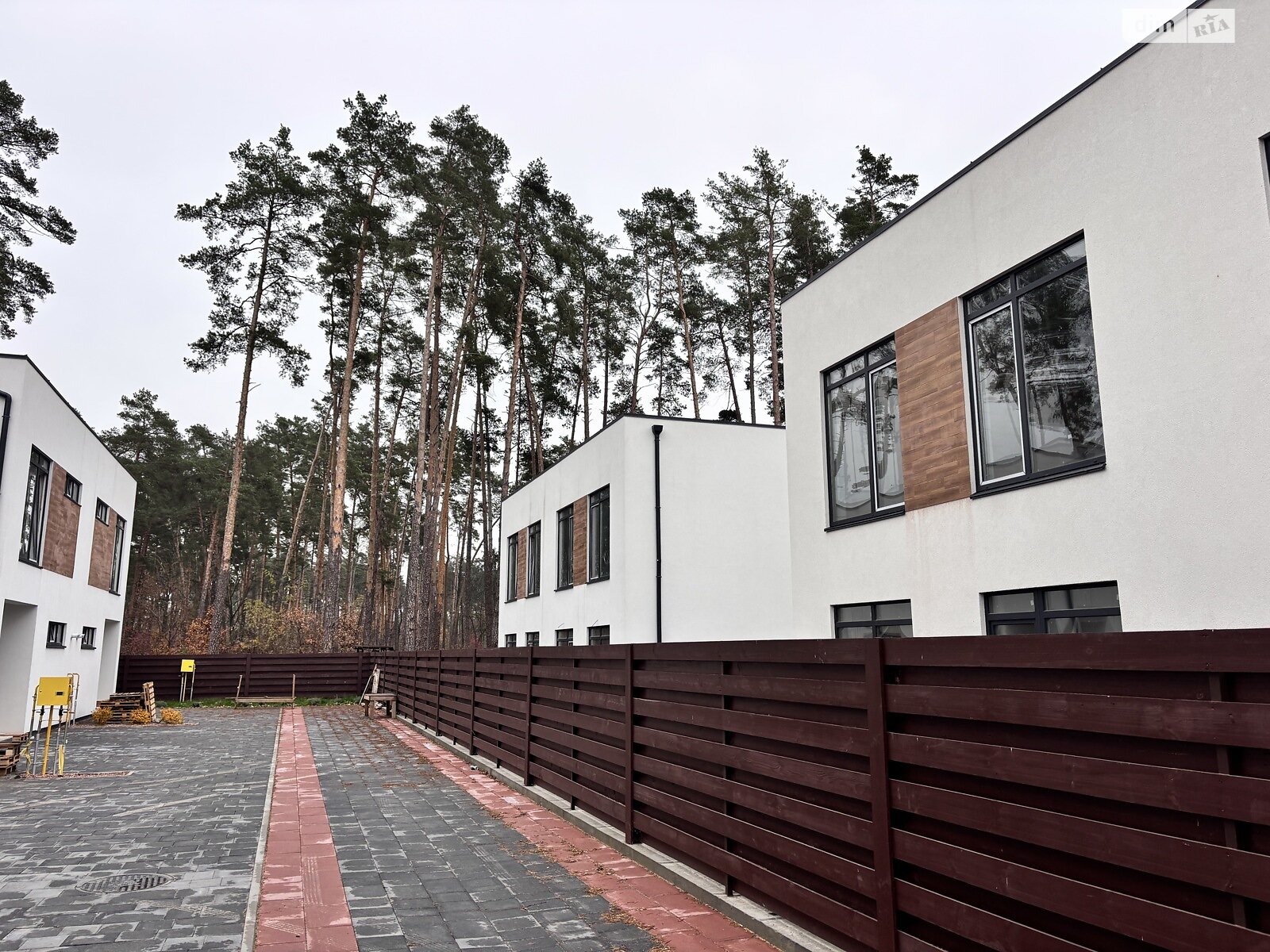 двухэтажный дуплекс, 120 кв. м, кирпич. Продажа в Буче район Буча фото 1 двухэтажный дуплекс, 120 кв. м, кирпич. Продажа в Буче район Буча фото 1
