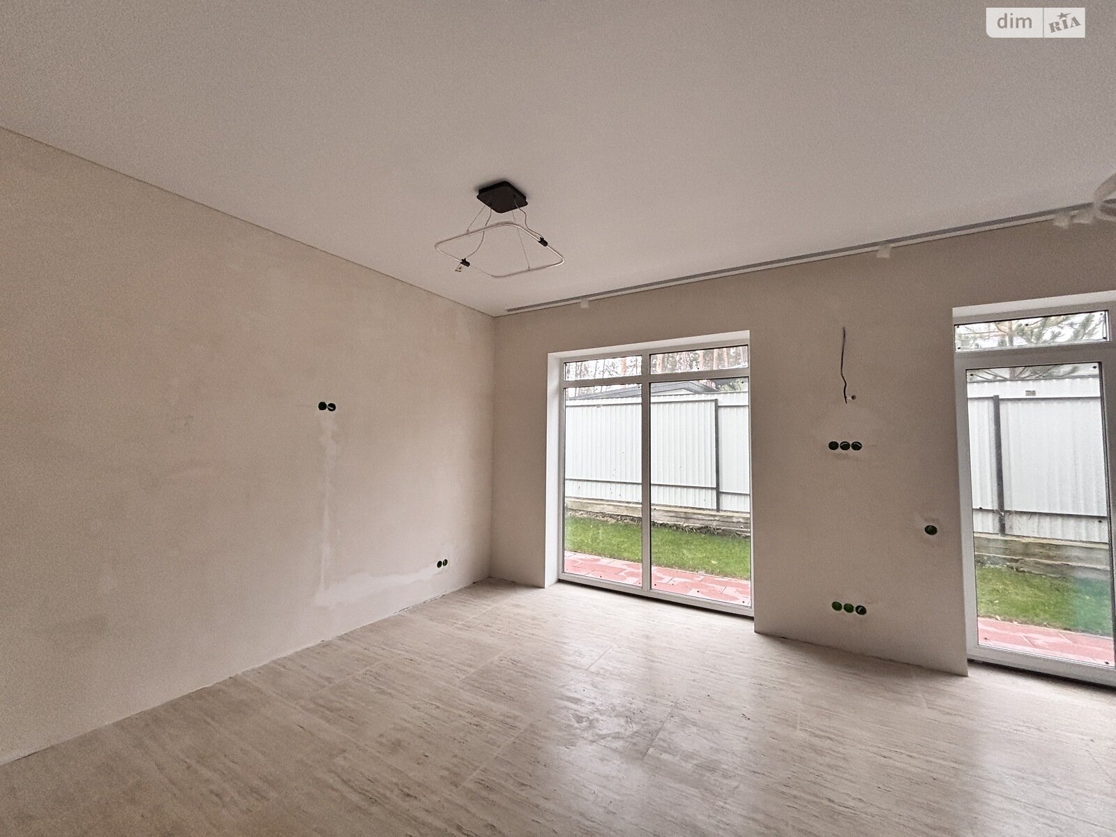 двухэтажный дуплекс, 120 кв. м, кирпич. Продажа в Буче район Буча фото 1 двухэтажный дуплекс, 120 кв. м, кирпич. Продажа в Буче район Буча фото 1