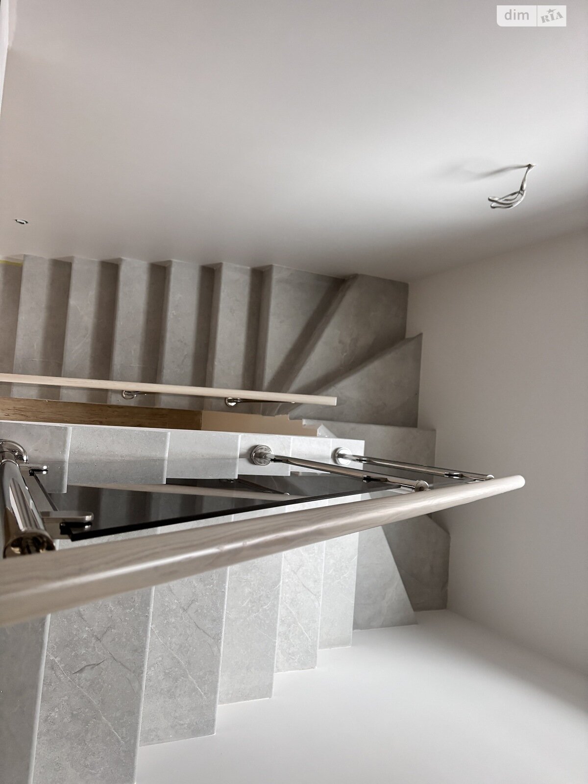 двухэтажный дуплекс, 120 кв. м, кирпич. Продажа в Буче район Буча фото 1 двухэтажный дуплекс, 120 кв. м, кирпич. Продажа в Буче район Буча фото 1