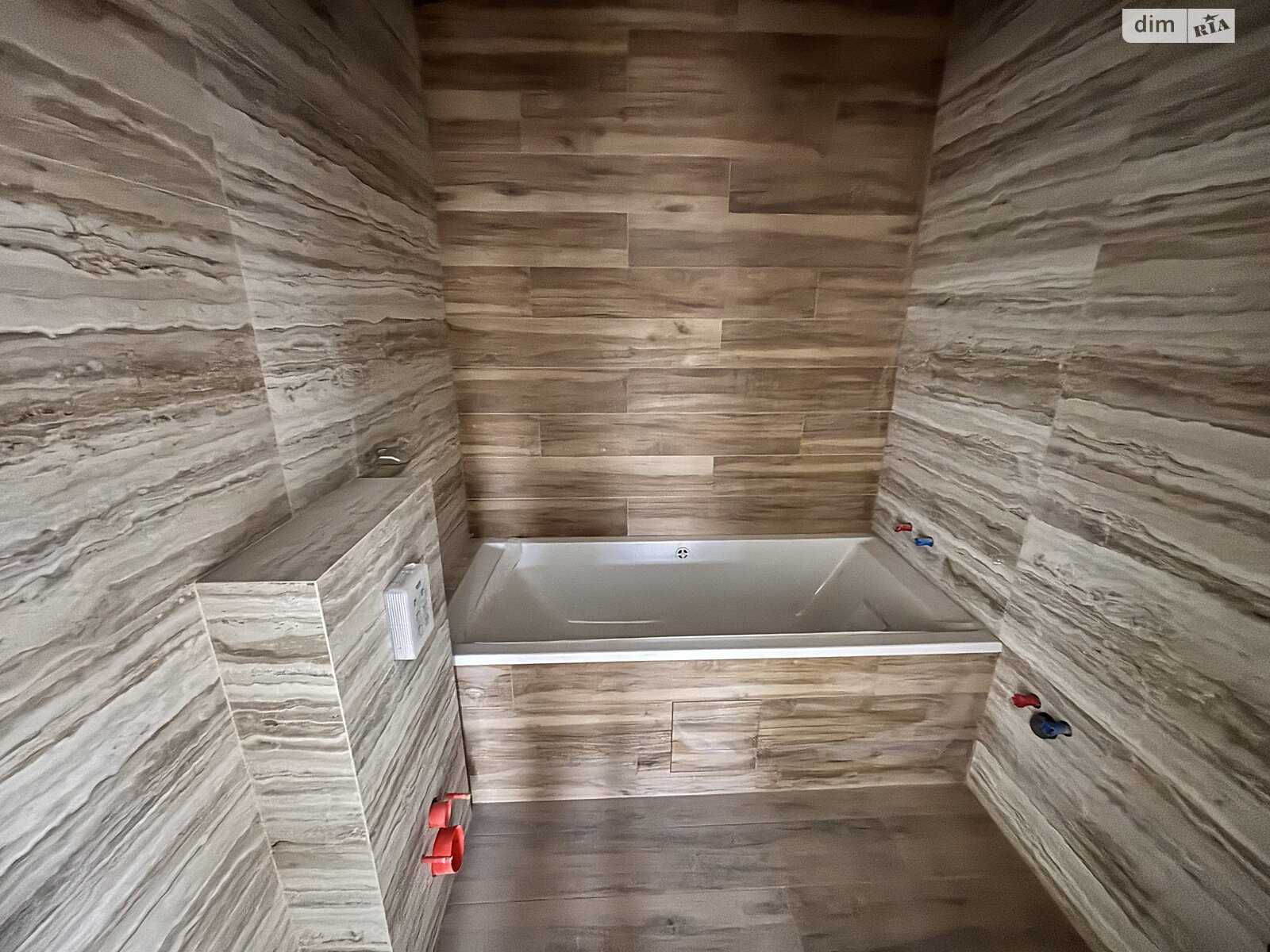 двухэтажный дуплекс, 120 кв. м, кирпич. Продажа в Буче район Буча фото 1 двухэтажный дуплекс, 120 кв. м, кирпич. Продажа в Буче район Буча фото 1