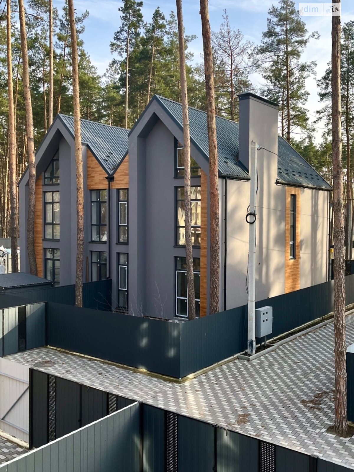 двухэтажный дуплекс, 120 кв. м, кирпич. Продажа в Буче район Буча фото 1 двухэтажный дуплекс, 120 кв. м, кирпич. Продажа в Буче район Буча фото 1