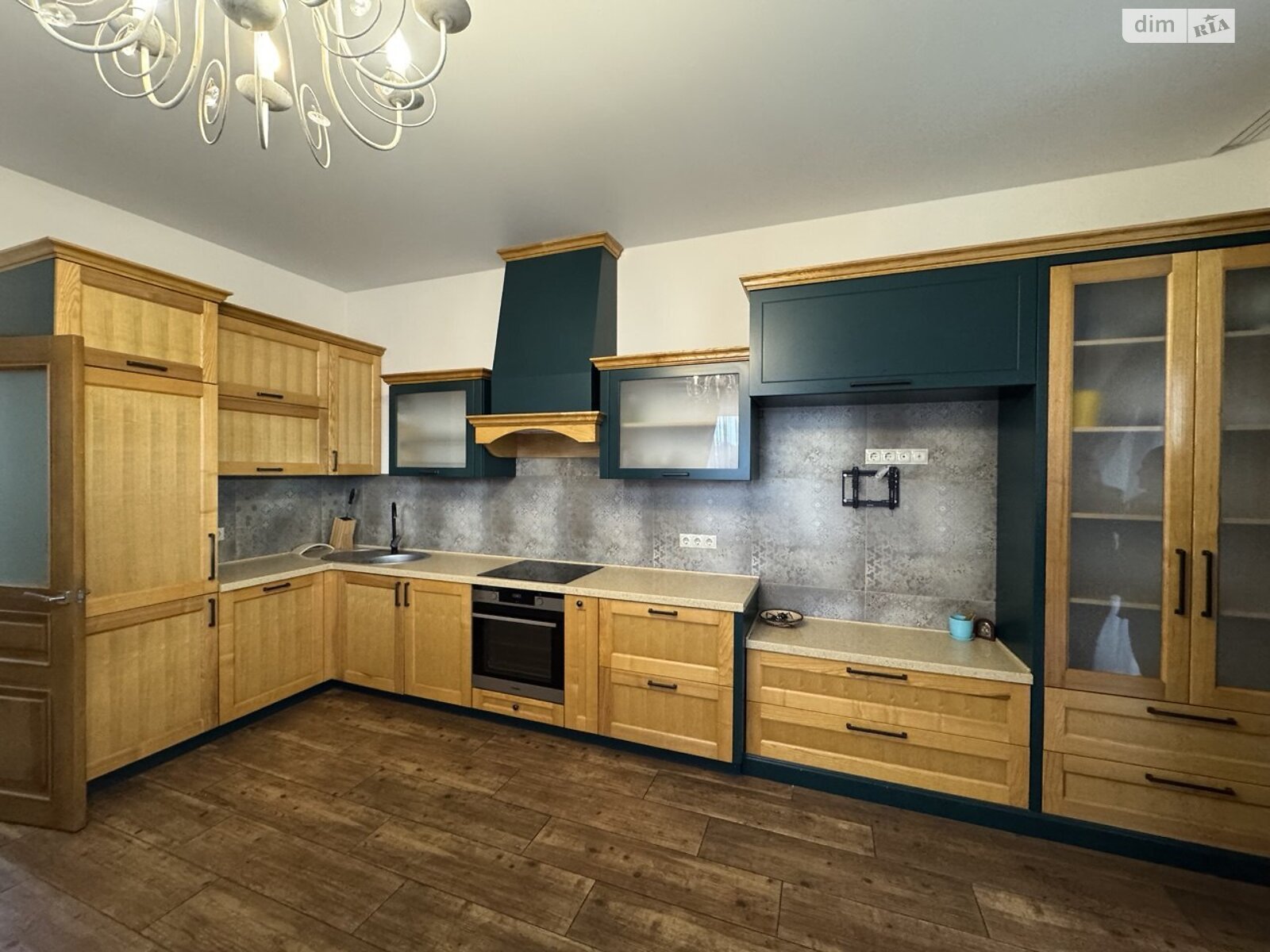 двухэтажный дуплекс, 110 кв. м, кирпич. Продажа в Буче район Буча фото 1 двухэтажный дуплекс, 110 кв. м, кирпич. Продажа в Буче район Буча фото 1