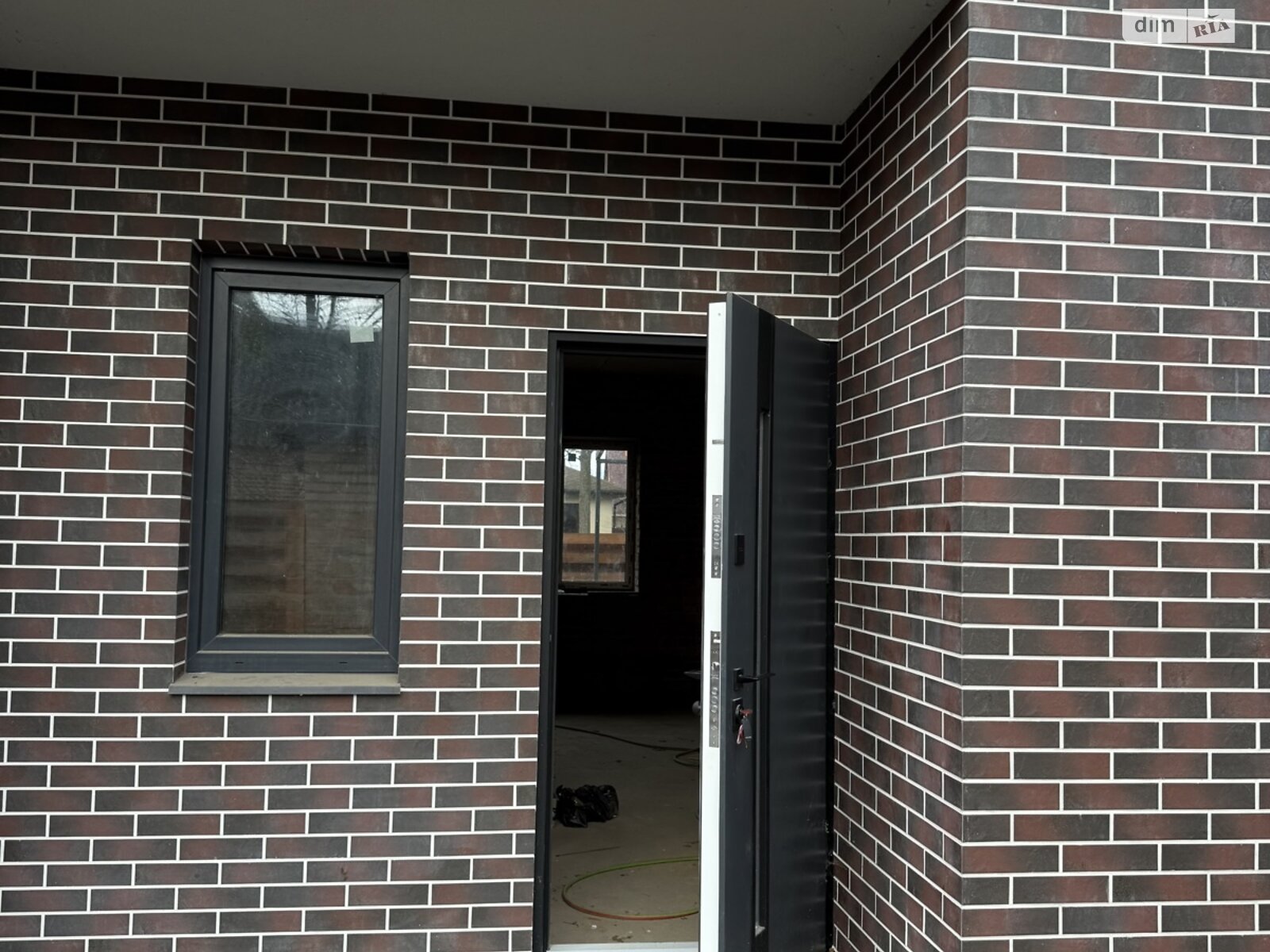 двухэтажный дуплекс, 120 кв. м, кирпич. Продажа в Буче район Буча фото 1 двухэтажный дуплекс, 120 кв. м, кирпич. Продажа в Буче район Буча фото 1