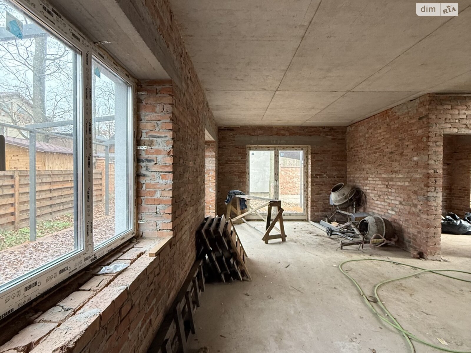 двухэтажный дуплекс, 120 кв. м, кирпич. Продажа в Буче район Буча фото 1 двухэтажный дуплекс, 120 кв. м, кирпич. Продажа в Буче район Буча фото 1