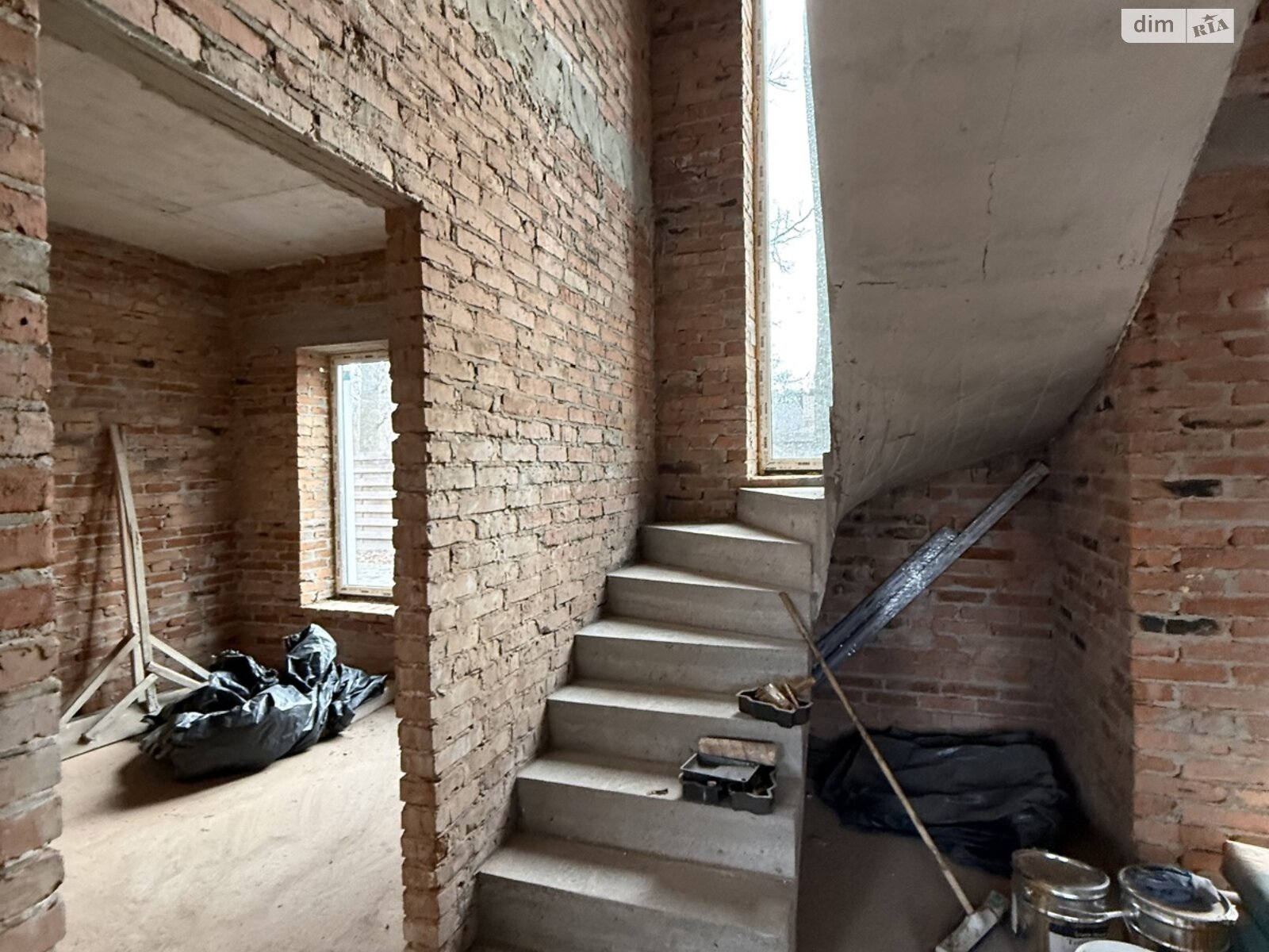 двухэтажный дуплекс, 120 кв. м, кирпич. Продажа в Буче район Буча фото 1 двухэтажный дуплекс, 120 кв. м, кирпич. Продажа в Буче район Буча фото 1