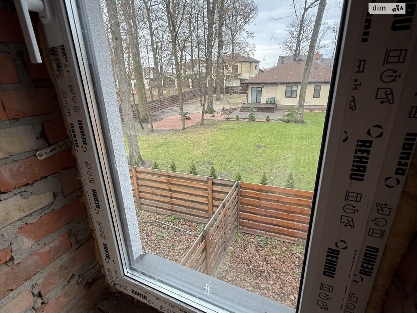 двухэтажный дуплекс, 120 кв. м, кирпич. Продажа в Буче район Буча фото 1 двухэтажный дуплекс, 120 кв. м, кирпич. Продажа в Буче район Буча фото 1