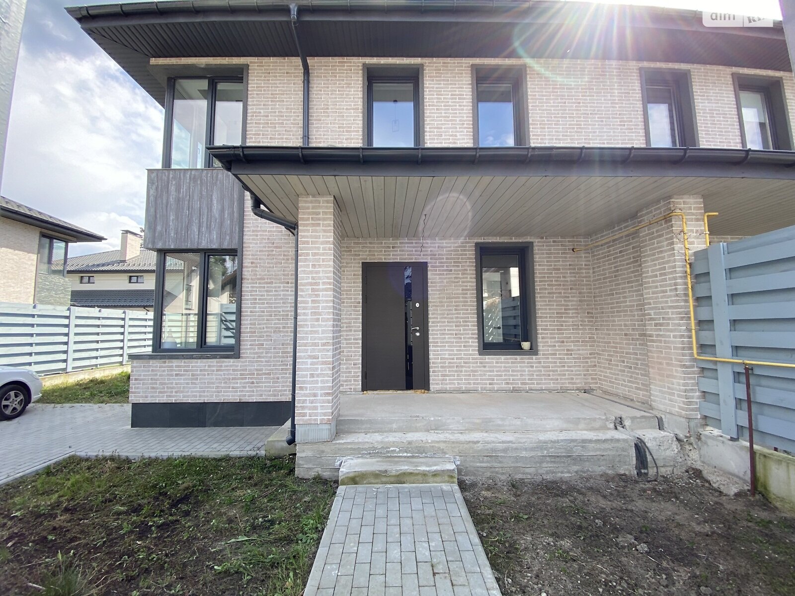 двоповерховий дуплекс, 120 кв. м, кирпич. Продаж у Бучі фото 1 двоповерховий дуплекс, 120 кв. м, кирпич. Продаж у Бучі фото 1