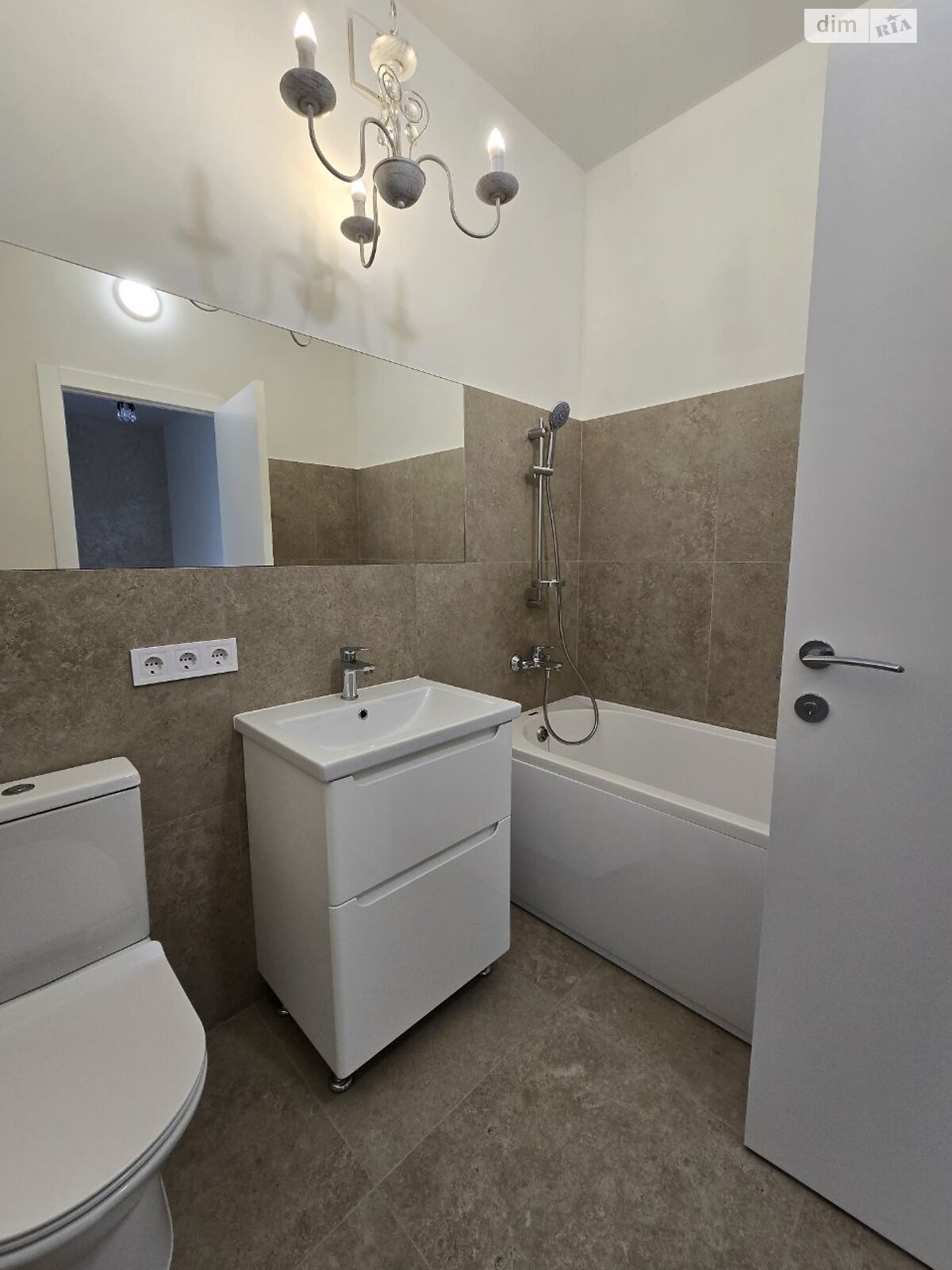 двоповерховий дуплекс, 110 кв. м, кирпич. Продаж у Бучі фото 1