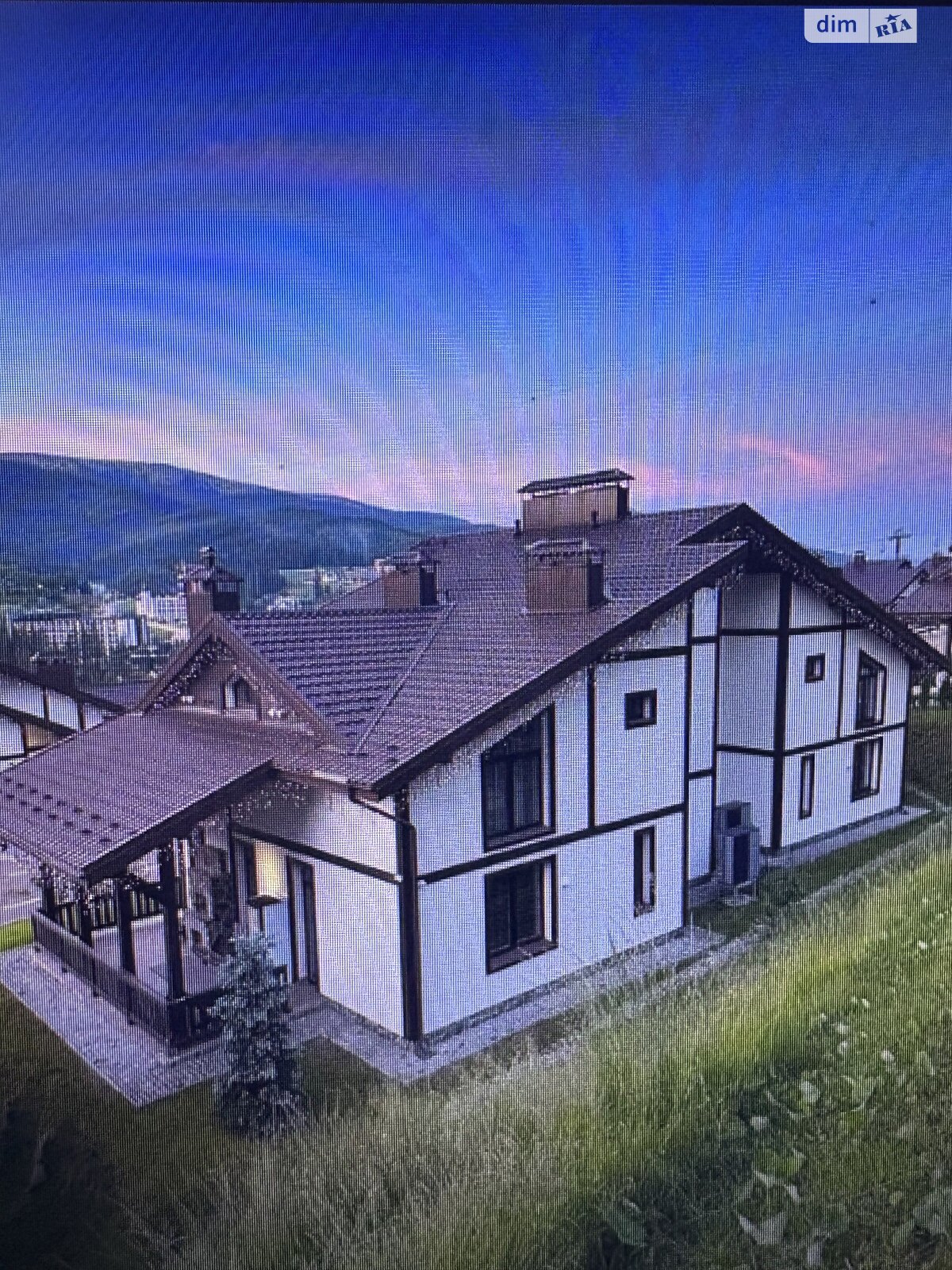 трехэтажный дуплекс, 200 кв. м, кирпич. Продажа в Буковеле район Буковель фото 1