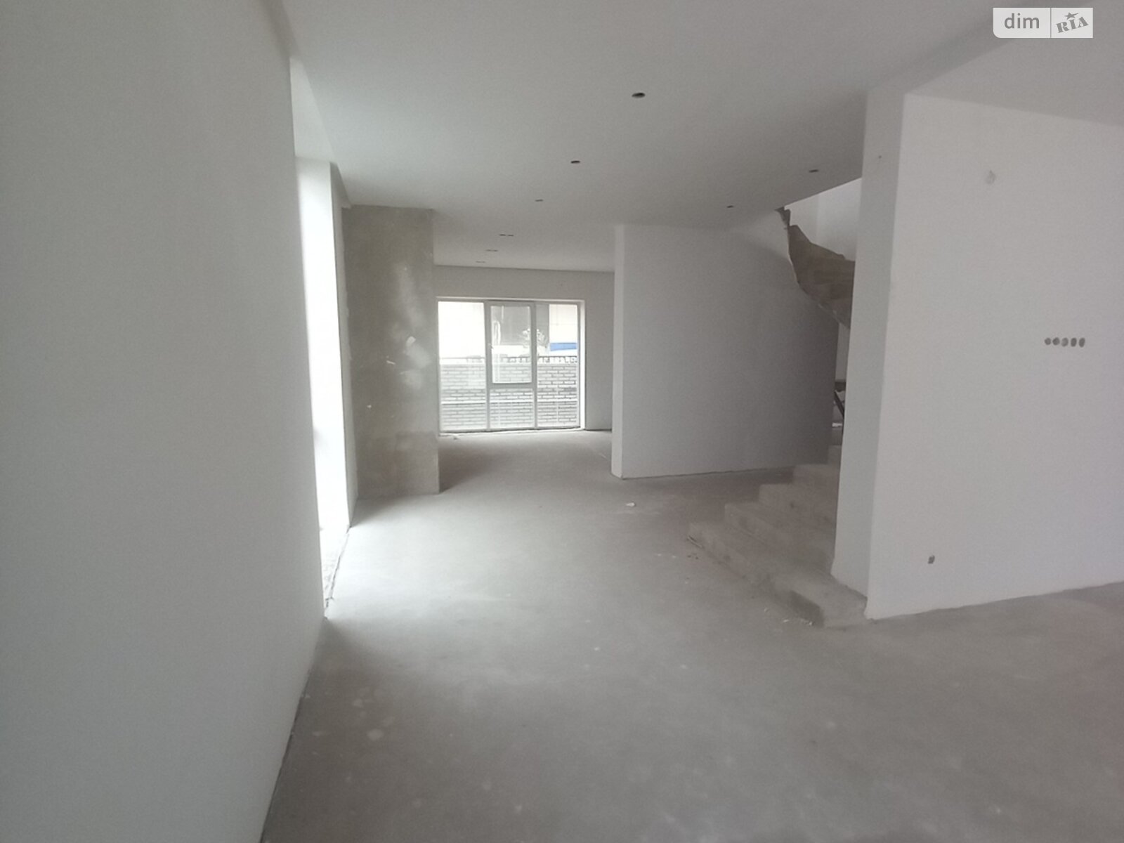 двухэтажный дуплекс, 365 кв. м, кирпич. Продажа в Черновцах район Шевченковский фото 1 двухэтажный дуплекс, 365 кв. м, кирпич. Продажа в Черновцах район Шевченковский фото 1