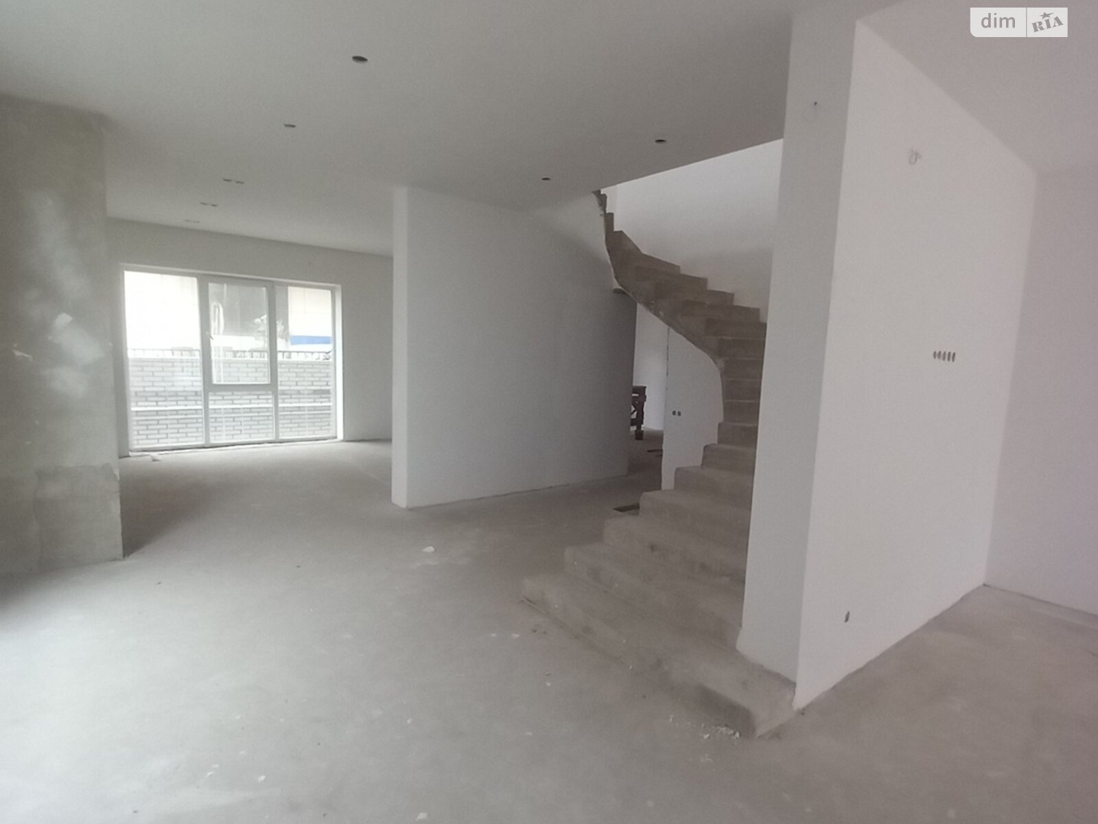 двухэтажный дуплекс, 365 кв. м, кирпич. Продажа в Черновцах район Шевченковский фото 1 двухэтажный дуплекс, 365 кв. м, кирпич. Продажа в Черновцах район Шевченковский фото 1