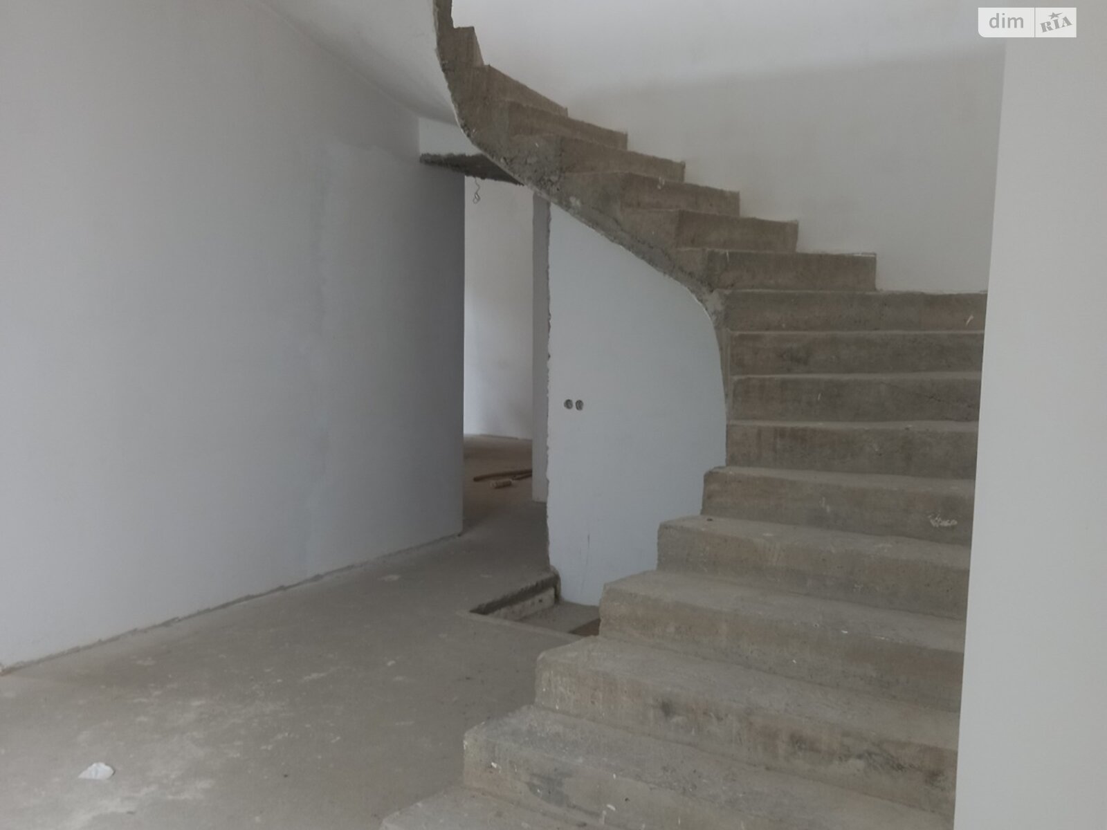 двухэтажный дуплекс, 365 кв. м, кирпич. Продажа в Черновцах район Шевченковский фото 1 двухэтажный дуплекс, 365 кв. м, кирпич. Продажа в Черновцах район Шевченковский фото 1