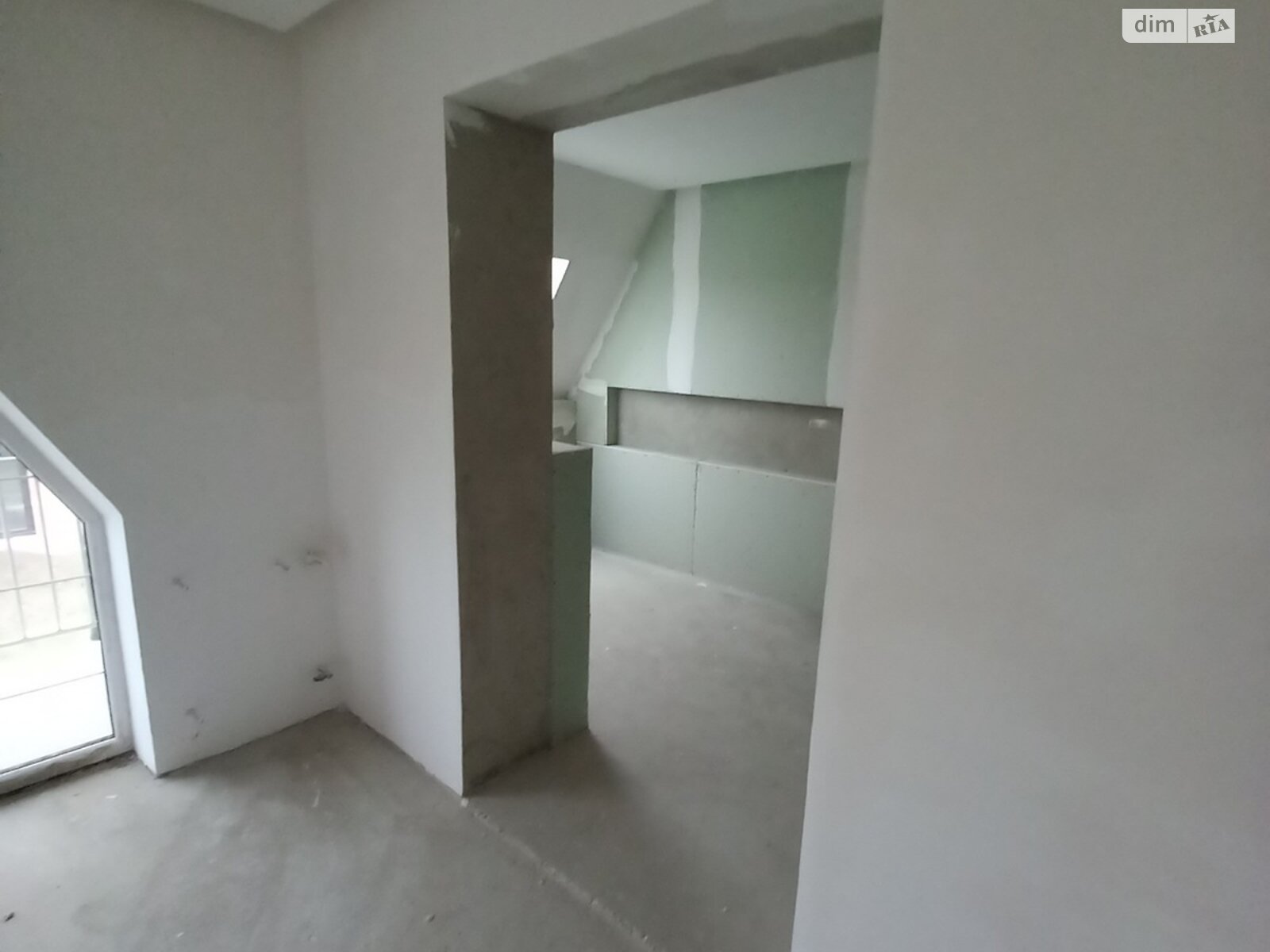 двухэтажный дуплекс, 365 кв. м, кирпич. Продажа в Черновцах район Шевченковский фото 1 двухэтажный дуплекс, 365 кв. м, кирпич. Продажа в Черновцах район Шевченковский фото 1