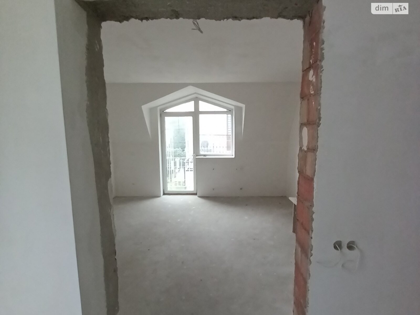 двухэтажный дуплекс, 365 кв. м, кирпич. Продажа в Черновцах район Шевченковский фото 1 двухэтажный дуплекс, 365 кв. м, кирпич. Продажа в Черновцах район Шевченковский фото 1