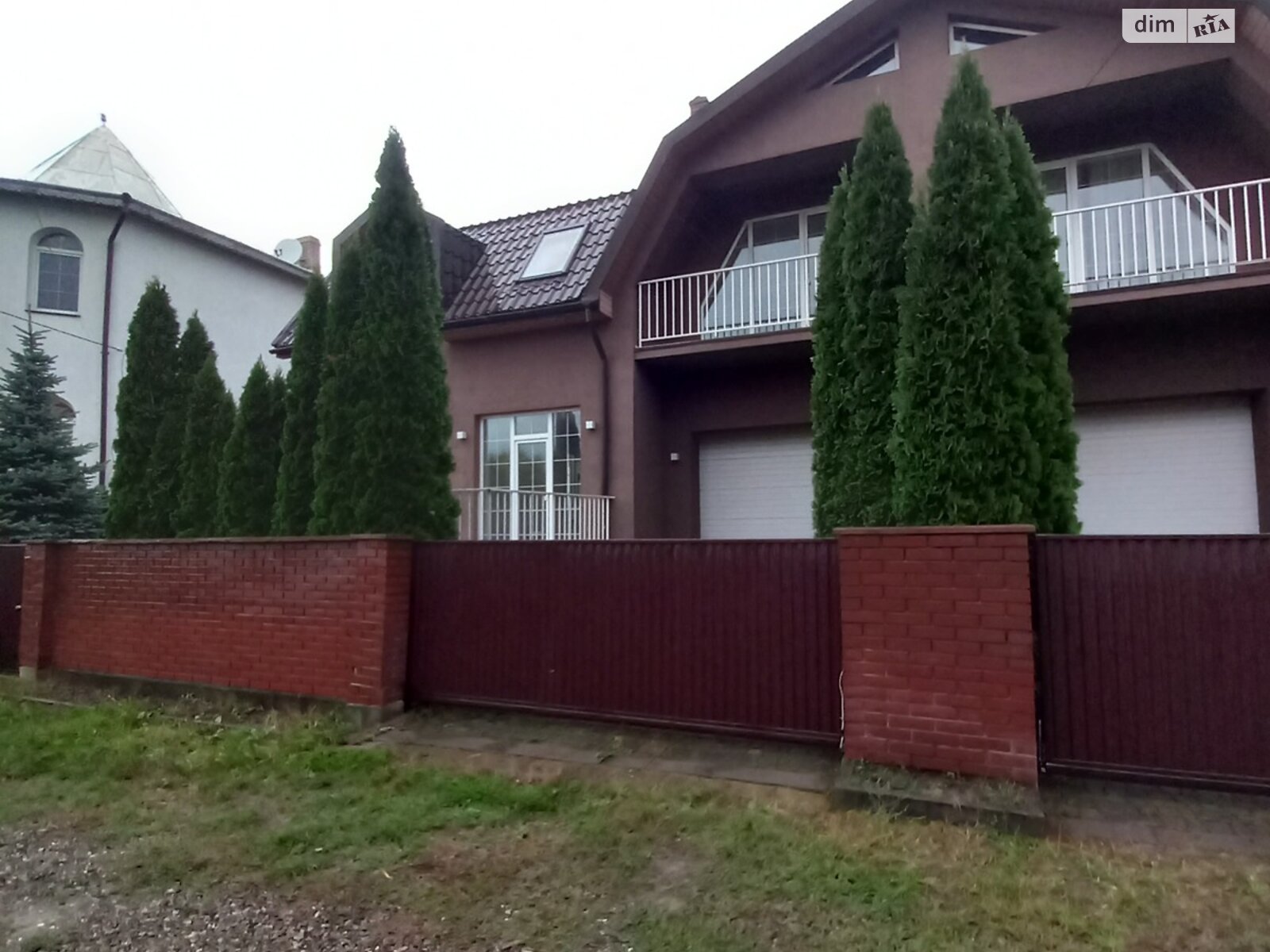 двухэтажный дуплекс, 365 кв. м, кирпич. Продажа в Черновцах район Шевченковский фото 1 двухэтажный дуплекс, 365 кв. м, кирпич. Продажа в Черновцах район Шевченковский фото 1