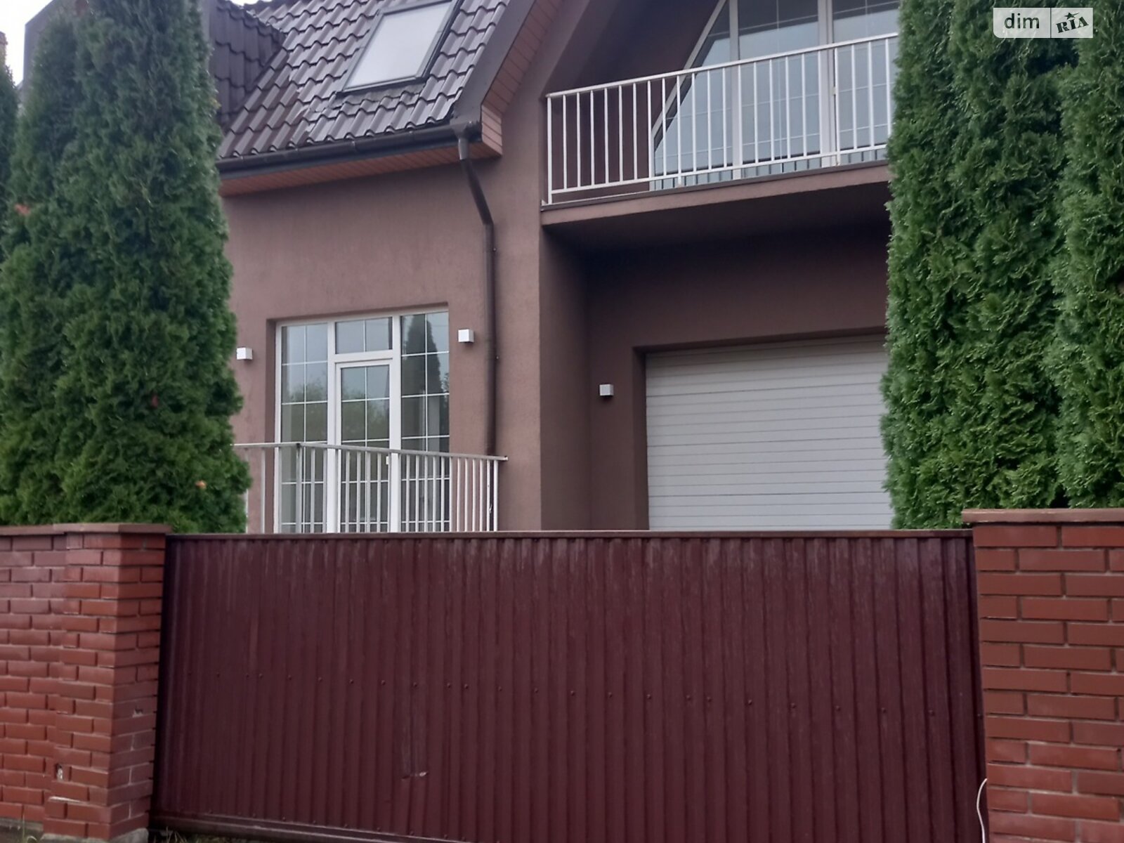 двухэтажный дуплекс, 365 кв. м, кирпич. Продажа в Черновцах район Шевченковский фото 1 двухэтажный дуплекс, 365 кв. м, кирпич. Продажа в Черновцах район Шевченковский фото 1