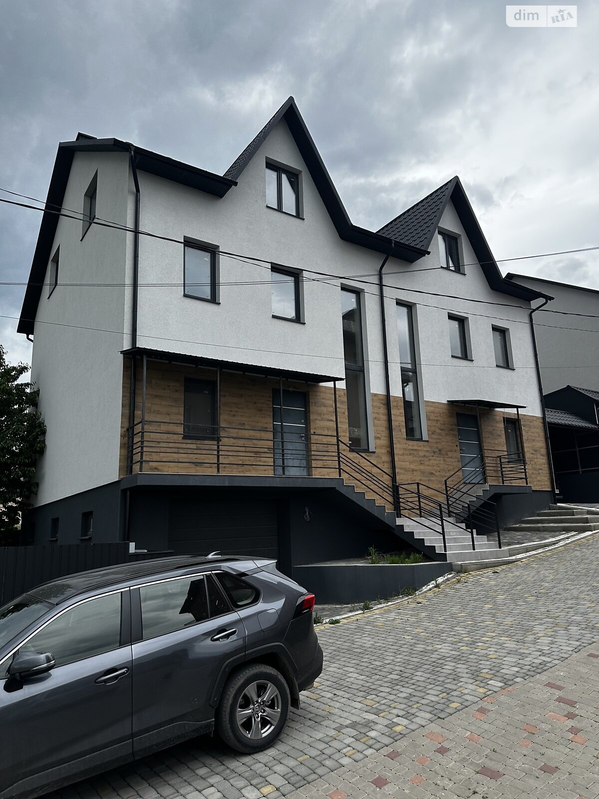 трехэтажный дуплекс, 220 кв. м, кирпич. Продажа в Черновцах район Шевченковский фото 1 трехэтажный дуплекс, 220 кв. м, кирпич. Продажа в Черновцах район Шевченковский фото 1