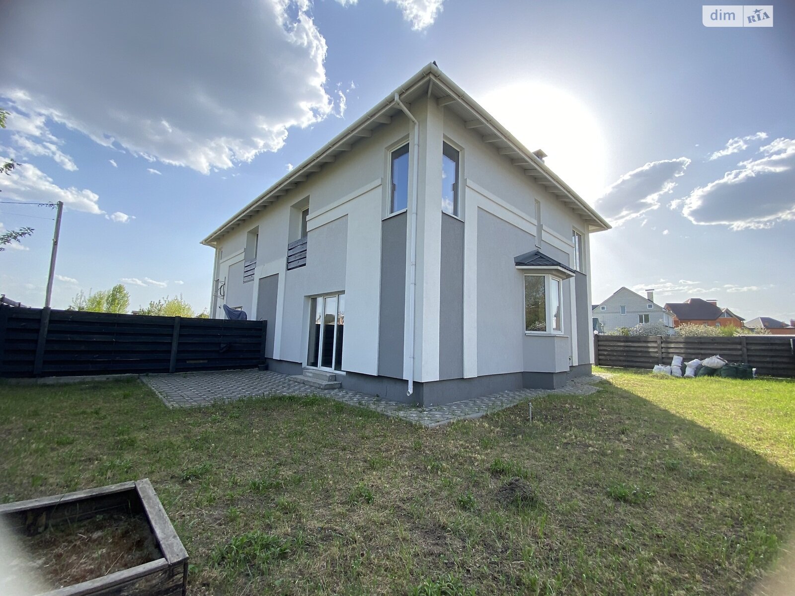 трехэтажный дуплекс, 160 кв. м, кирпич. Продажа в Гатном фото 1 трехэтажный дуплекс, 160 кв. м, кирпич. Продажа в Гатном фото 1
